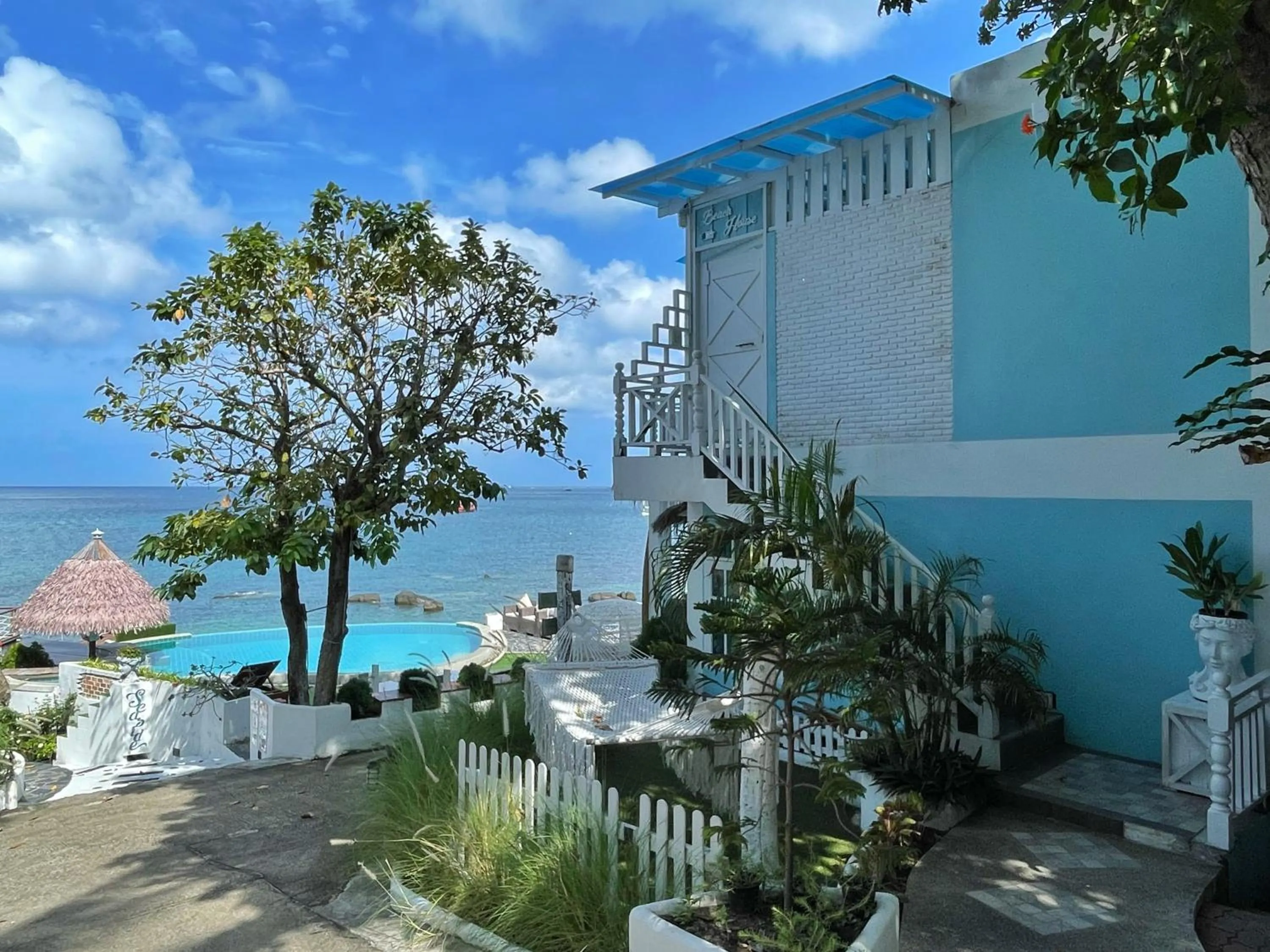 Property building in DD Hut Koh Tao