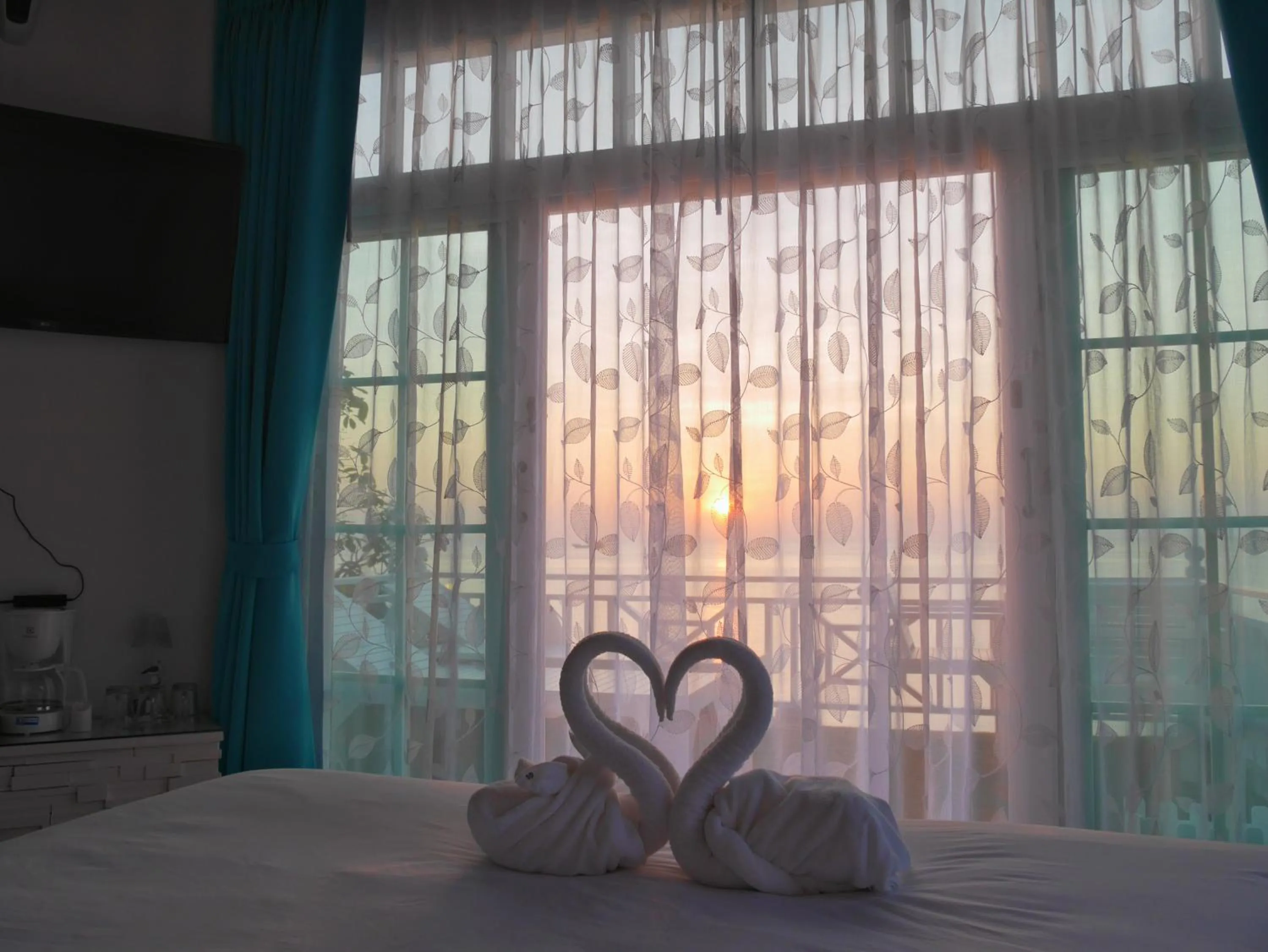 Bed in DD Hut Koh Tao