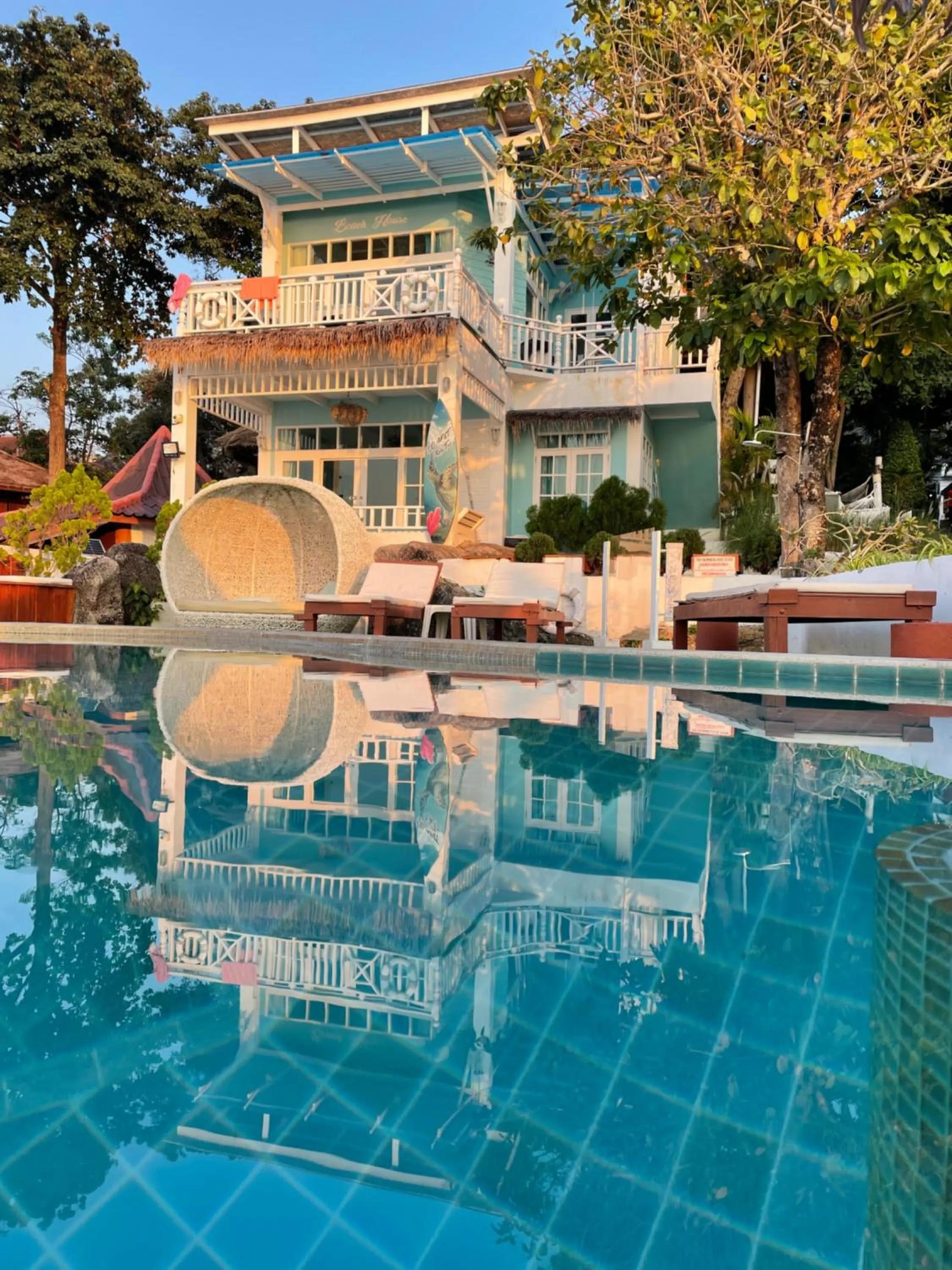 Property building in DD Hut Koh Tao