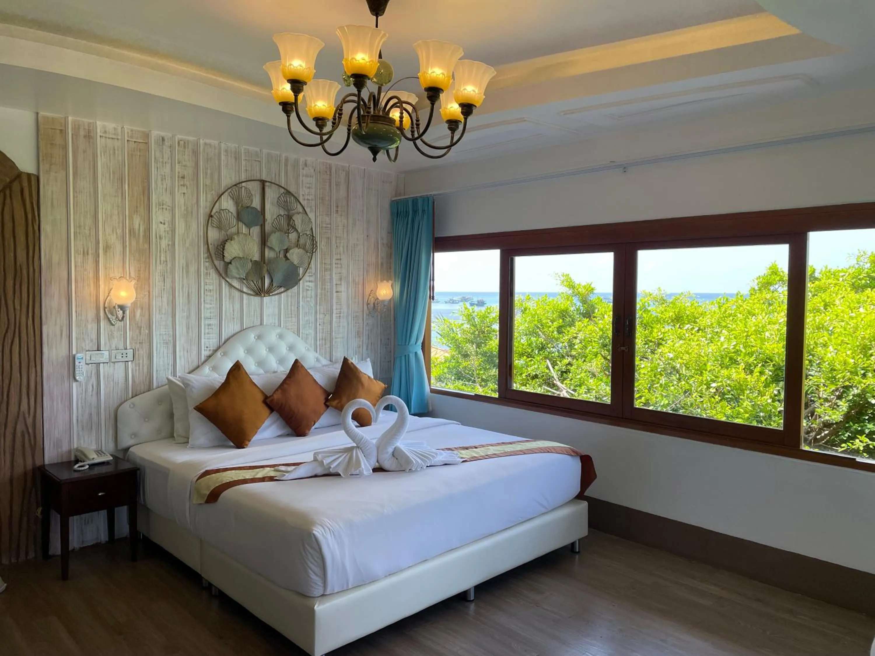 Bed in DD Hut Koh Tao