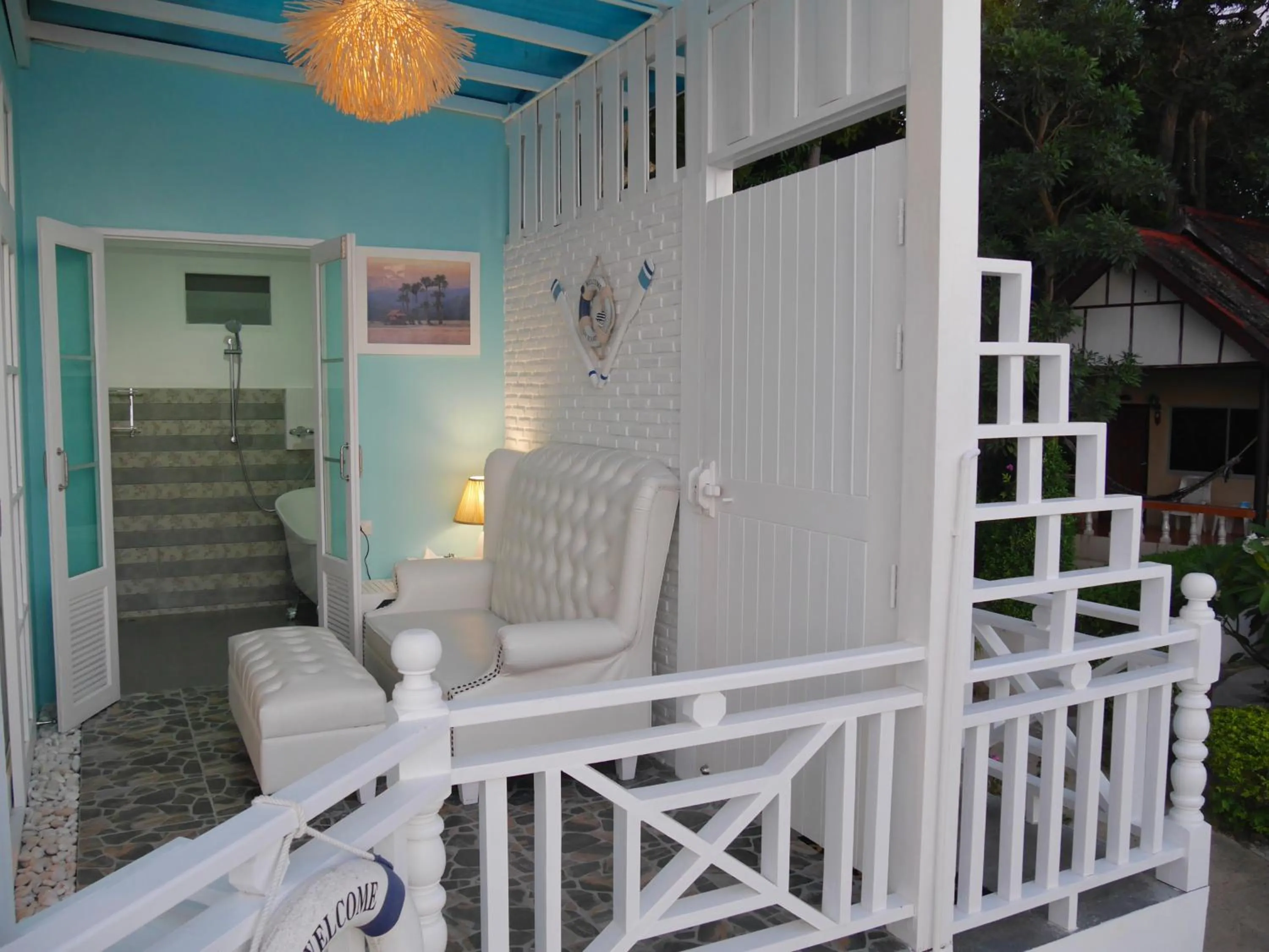 Bed in DD Hut Koh Tao