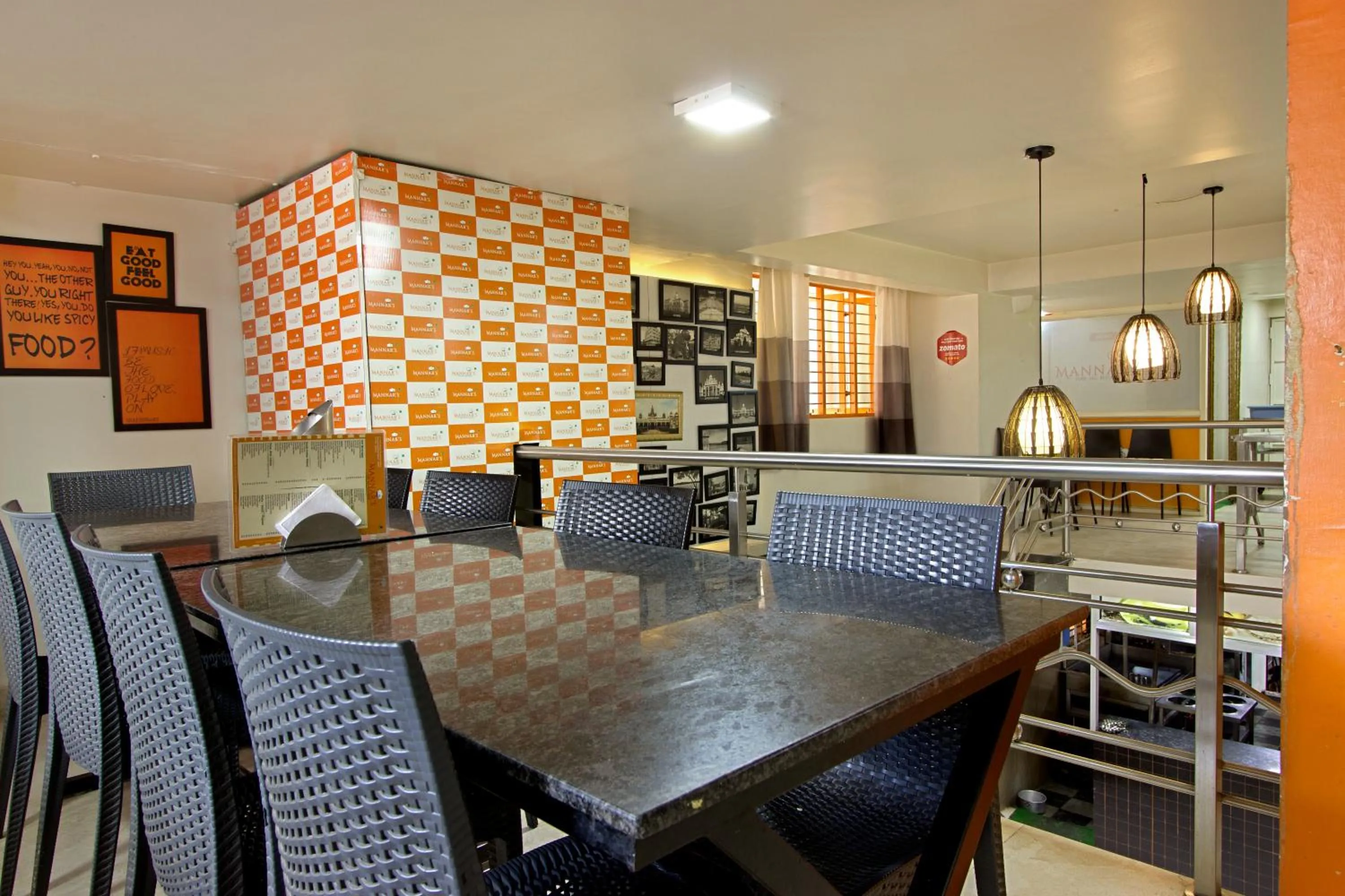 Restaurant/places to eat in Mannars Residency