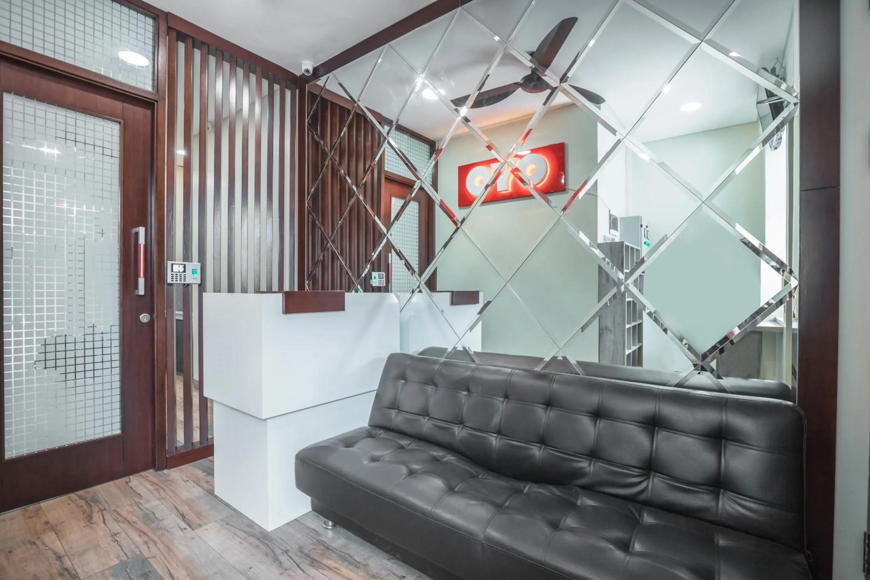 Lobby or reception in Super OYO 1487 Residence Khoe