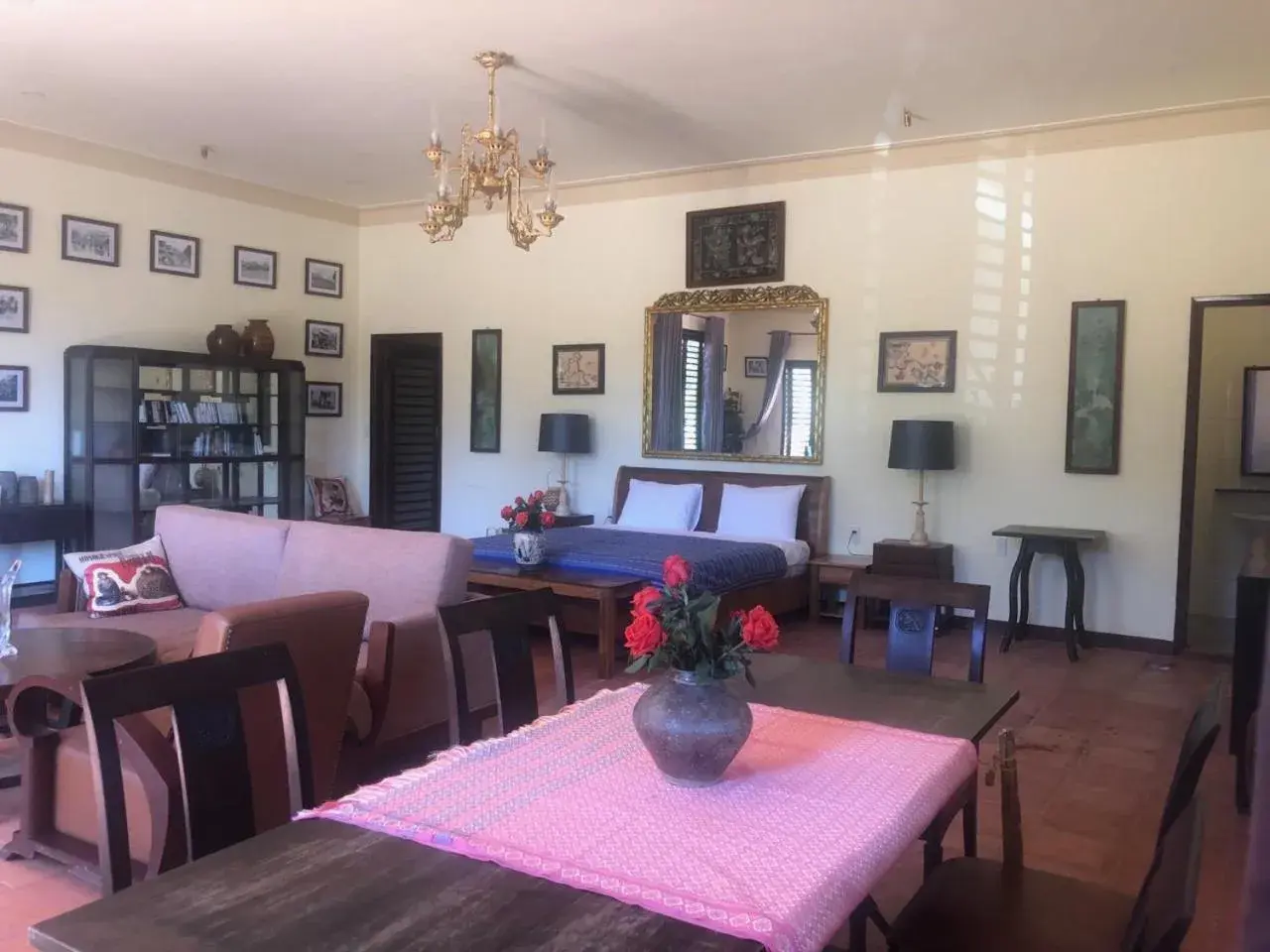 Restaurant/places to eat in Ivory Falls Villa Restaurant/places to eat in Ivory Falls Villa