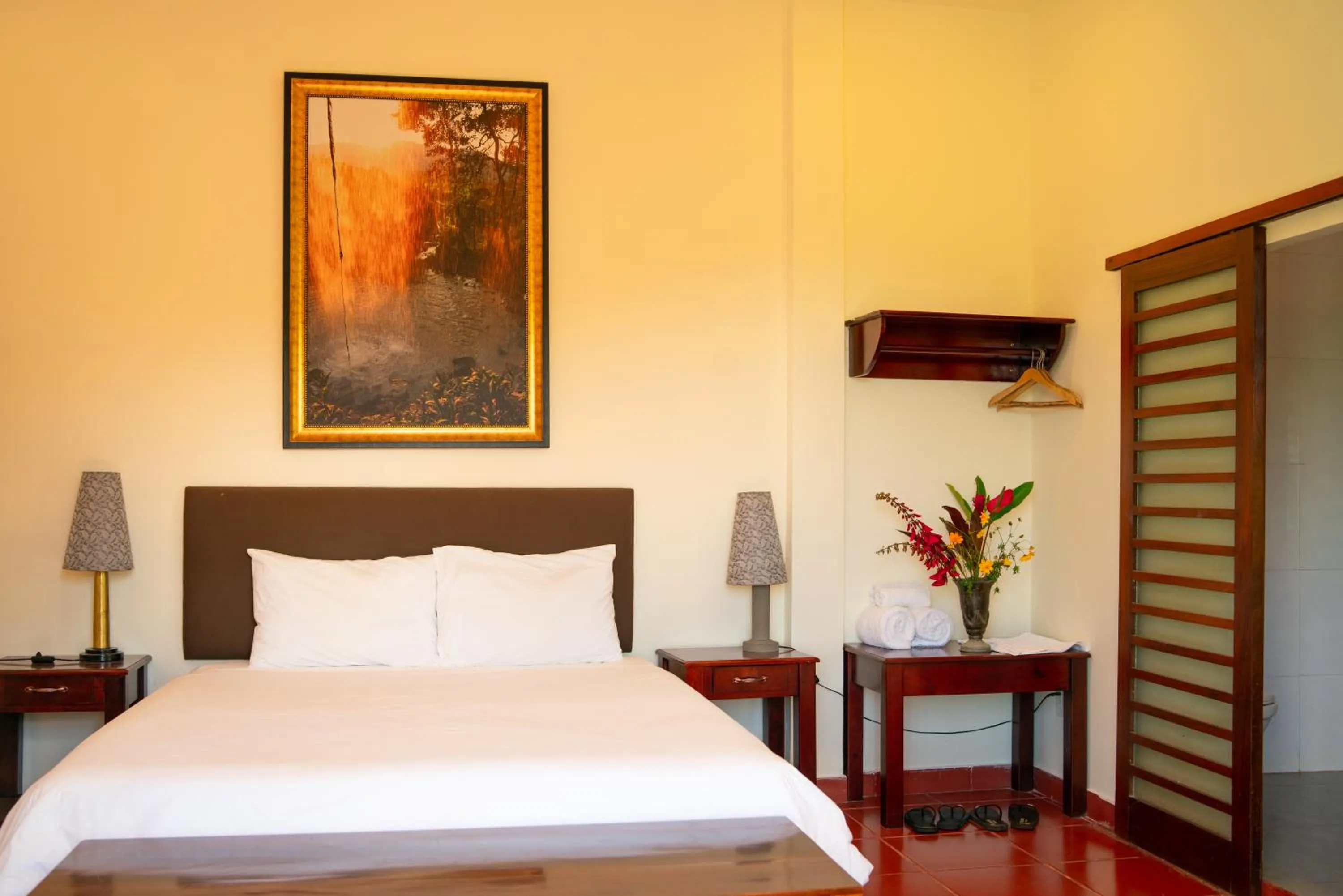 Bedroom, Bed in Ivory Falls Villa