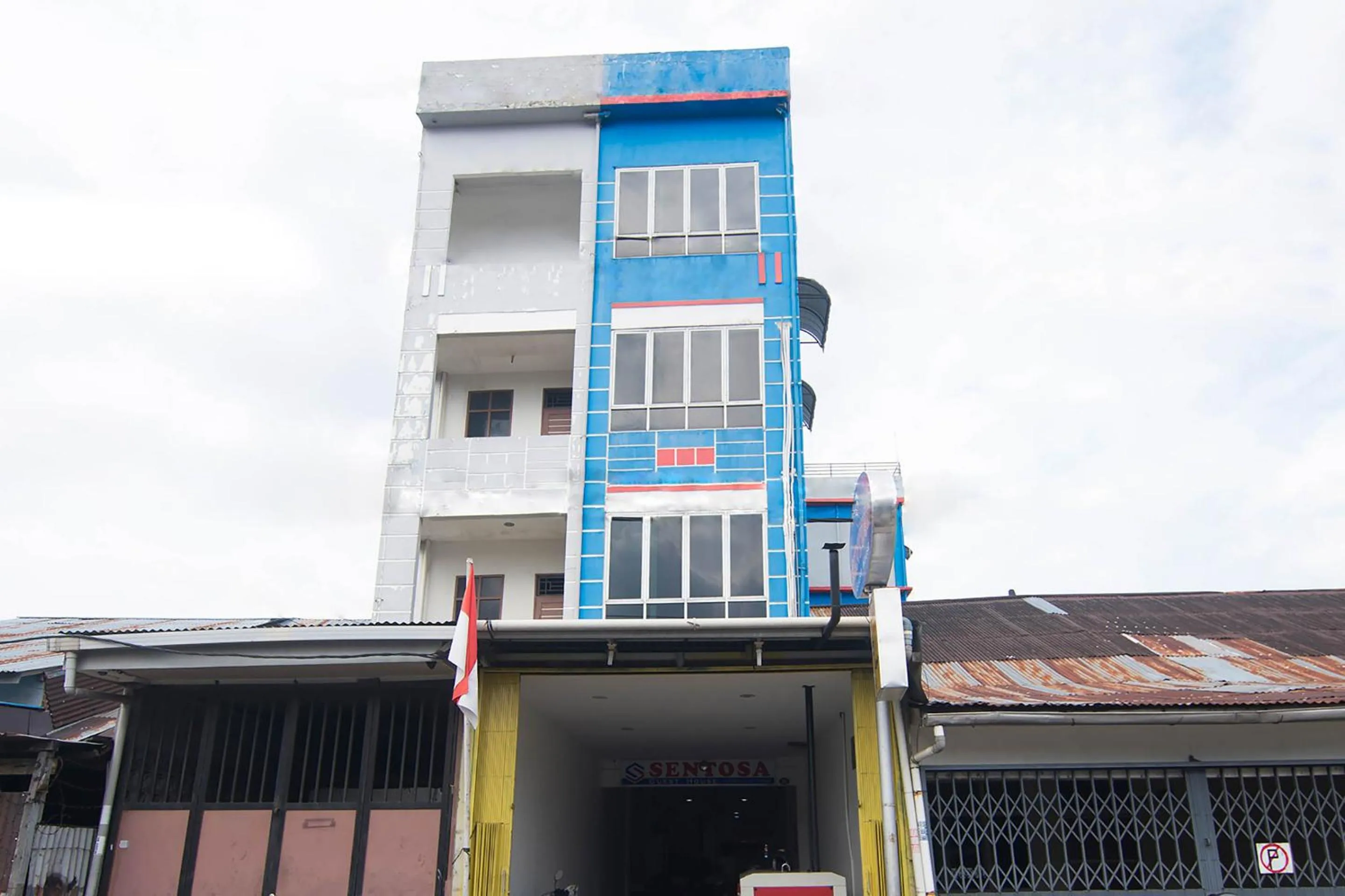 Property building in Sentosa Guest House