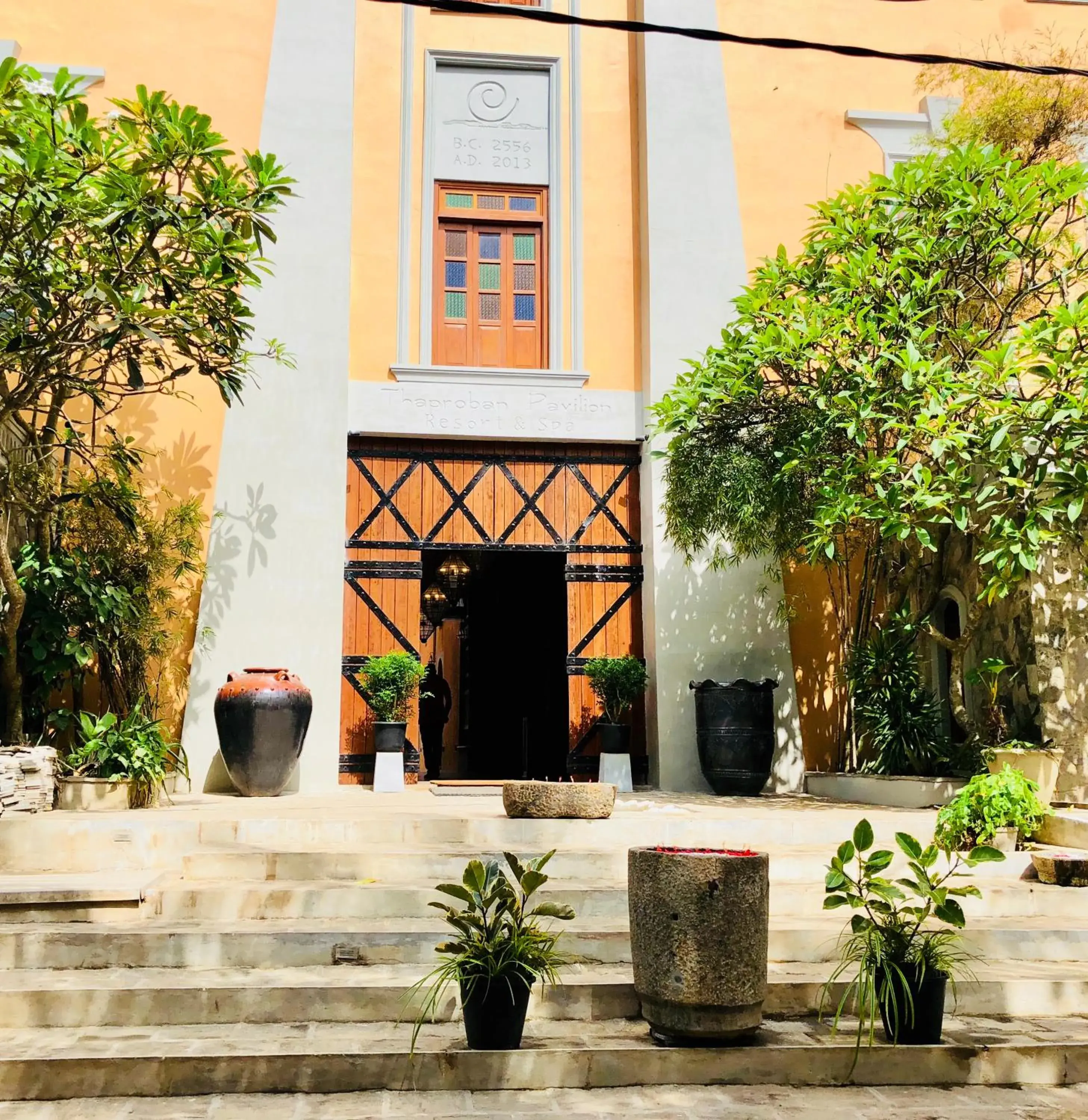 Facade/entrance in Thaproban Pavilion Resort and Spa Facade/entrance in Thaproban Pavilion Resort and Spa