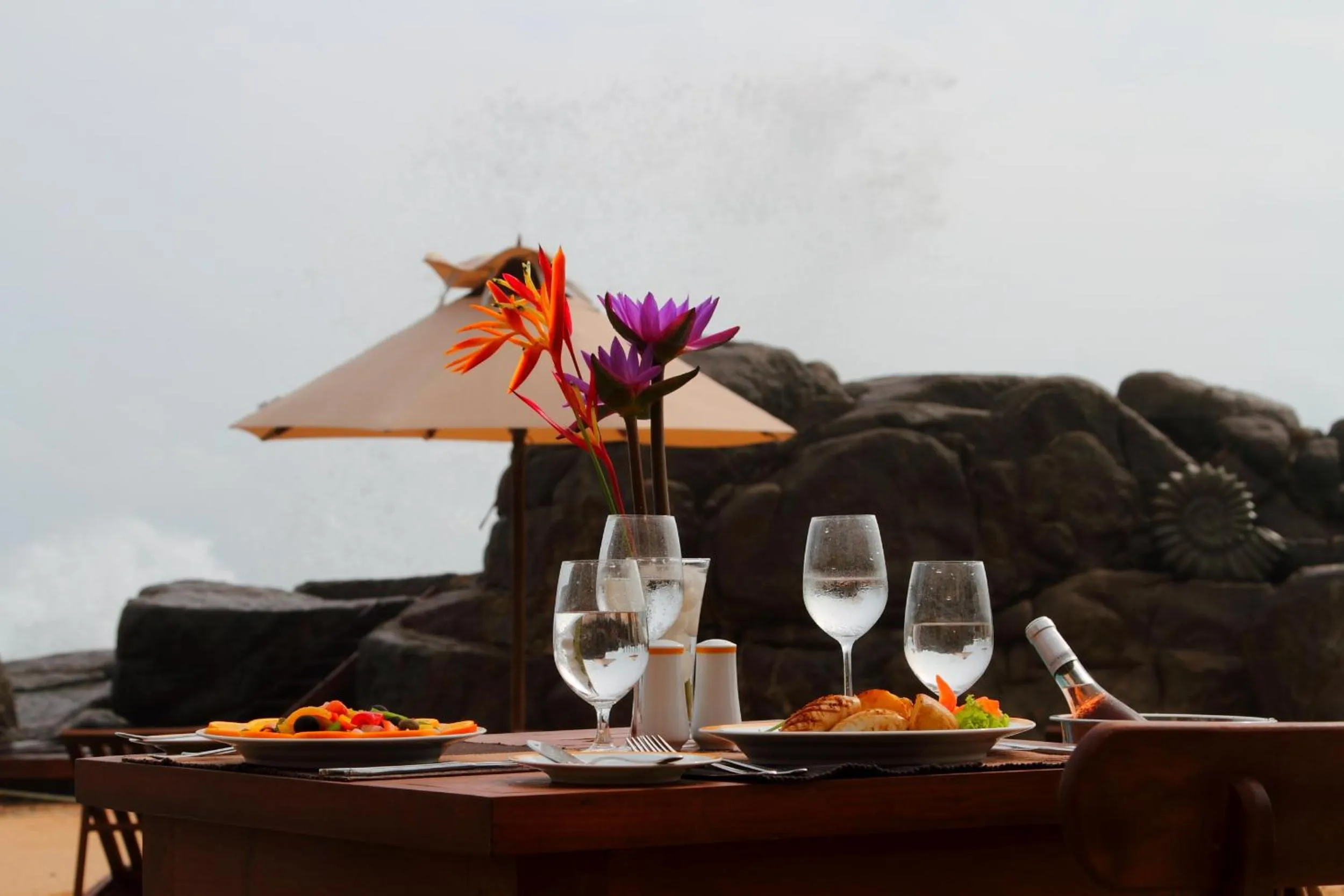 Continental breakfast in Thaproban Pavilion Resort and Spa