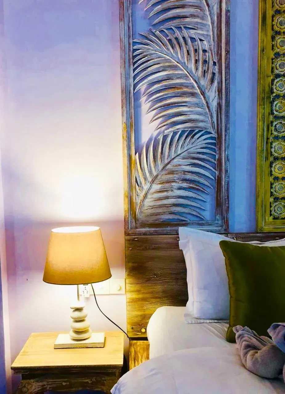 Decorative detail, Bed in Thaproban Pavilion Resort and Spa Decorative detail, Bed in Thaproban Pavilion Resort and Spa