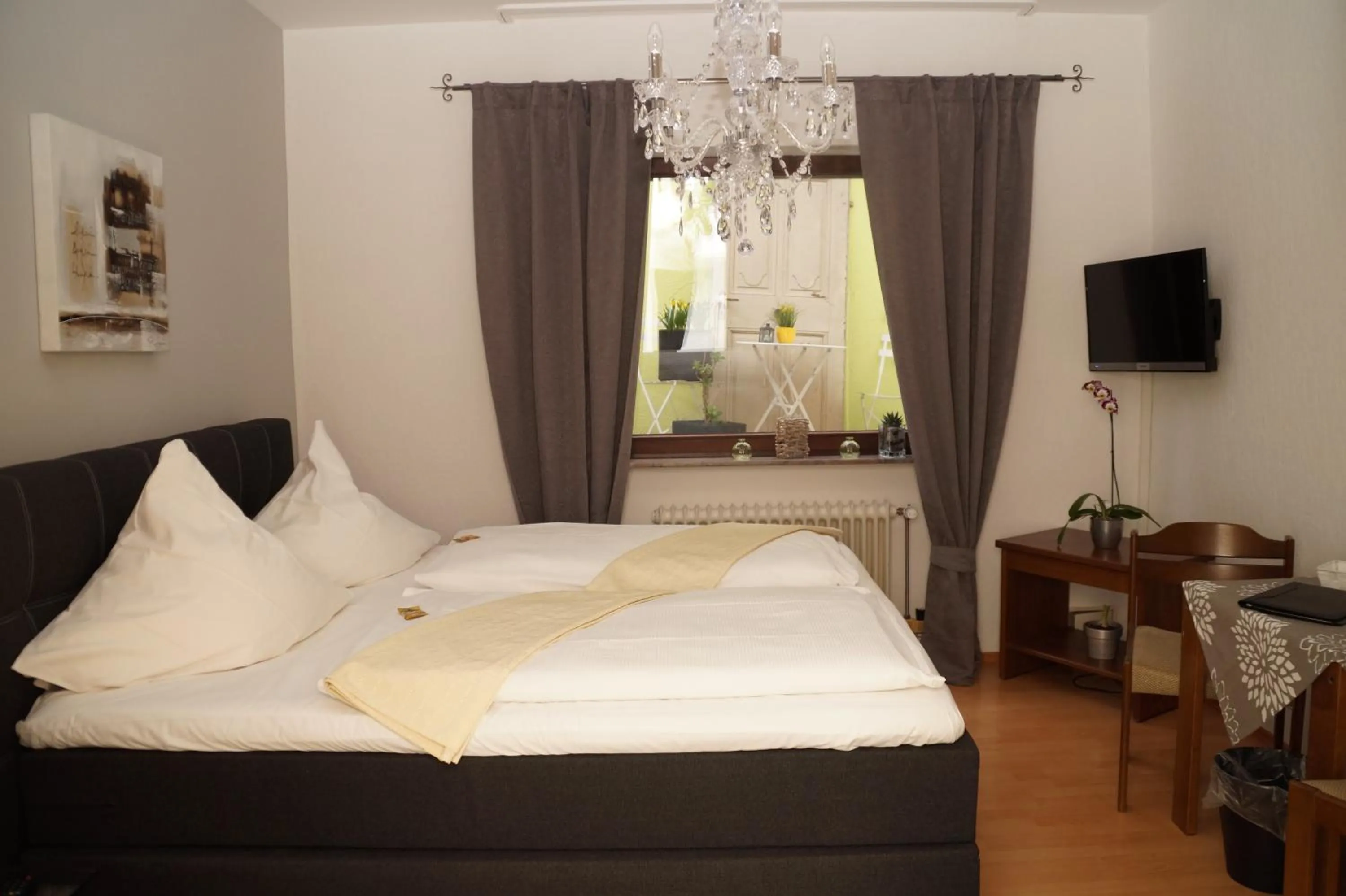 Bed in Hotel Restaurant Zunftstube