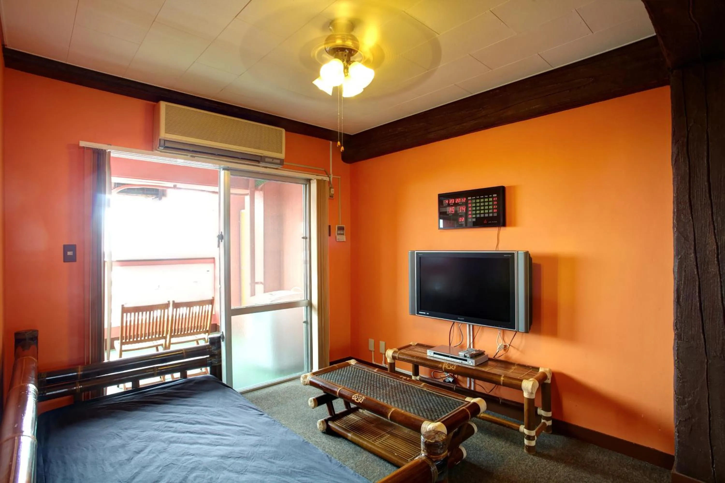 Photo of the whole room in Royal Hotel