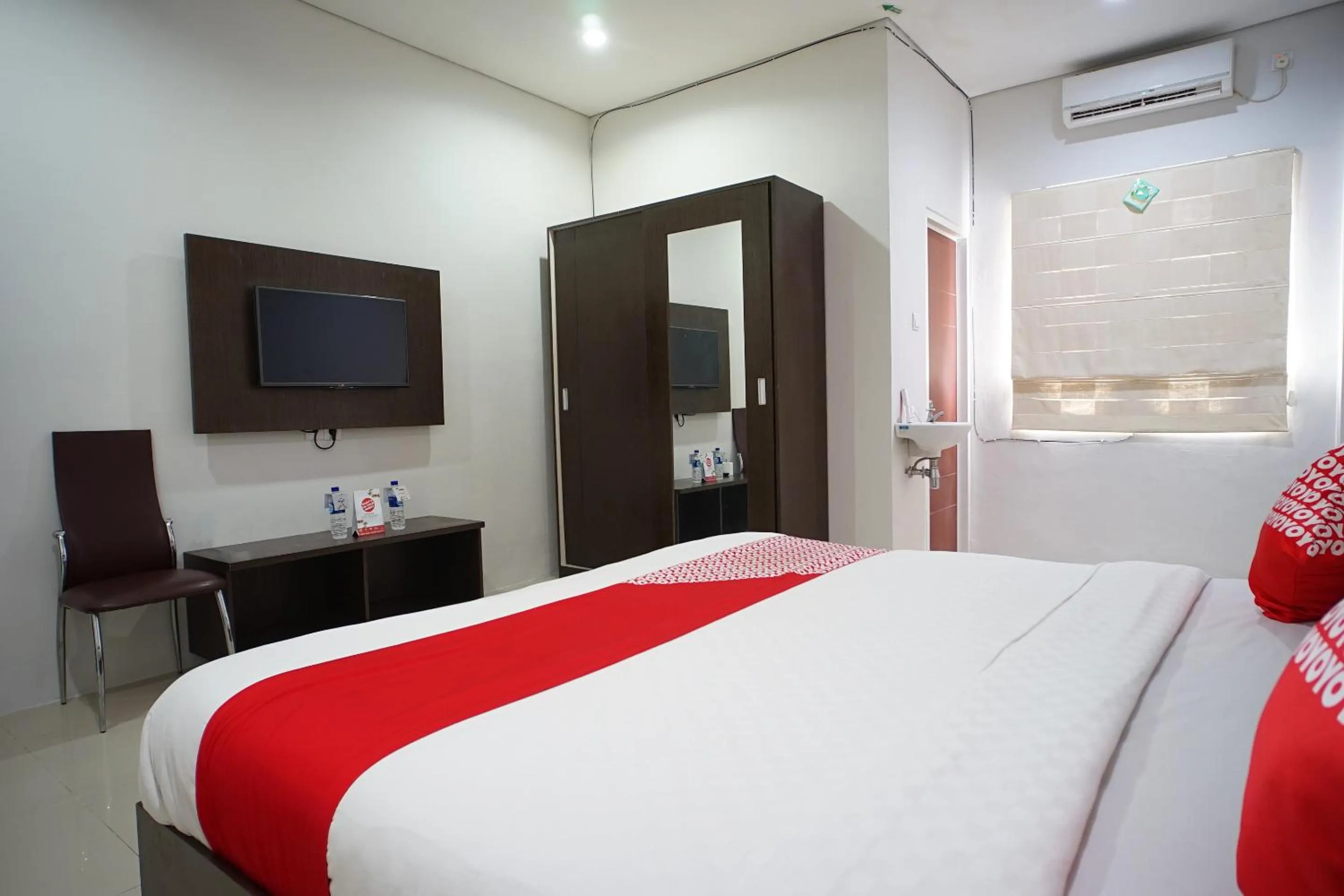 Bedroom, Bed in OYO 1477 Athar 88 Hotel
