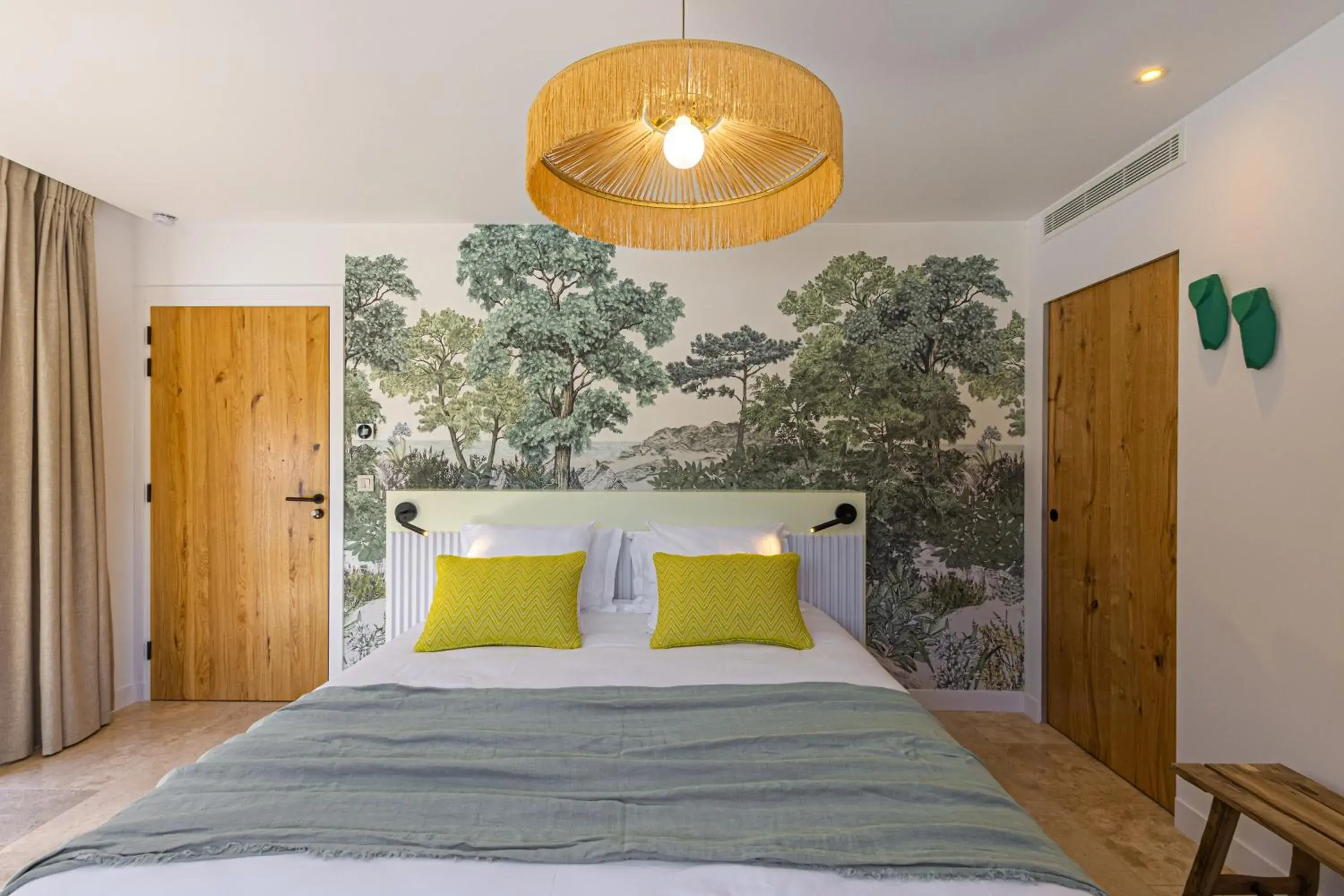 King Room with Mountain View in Le Refuge - Gigaro Lodges King Room with Mountain View in Le Refuge - Gigaro Lodges