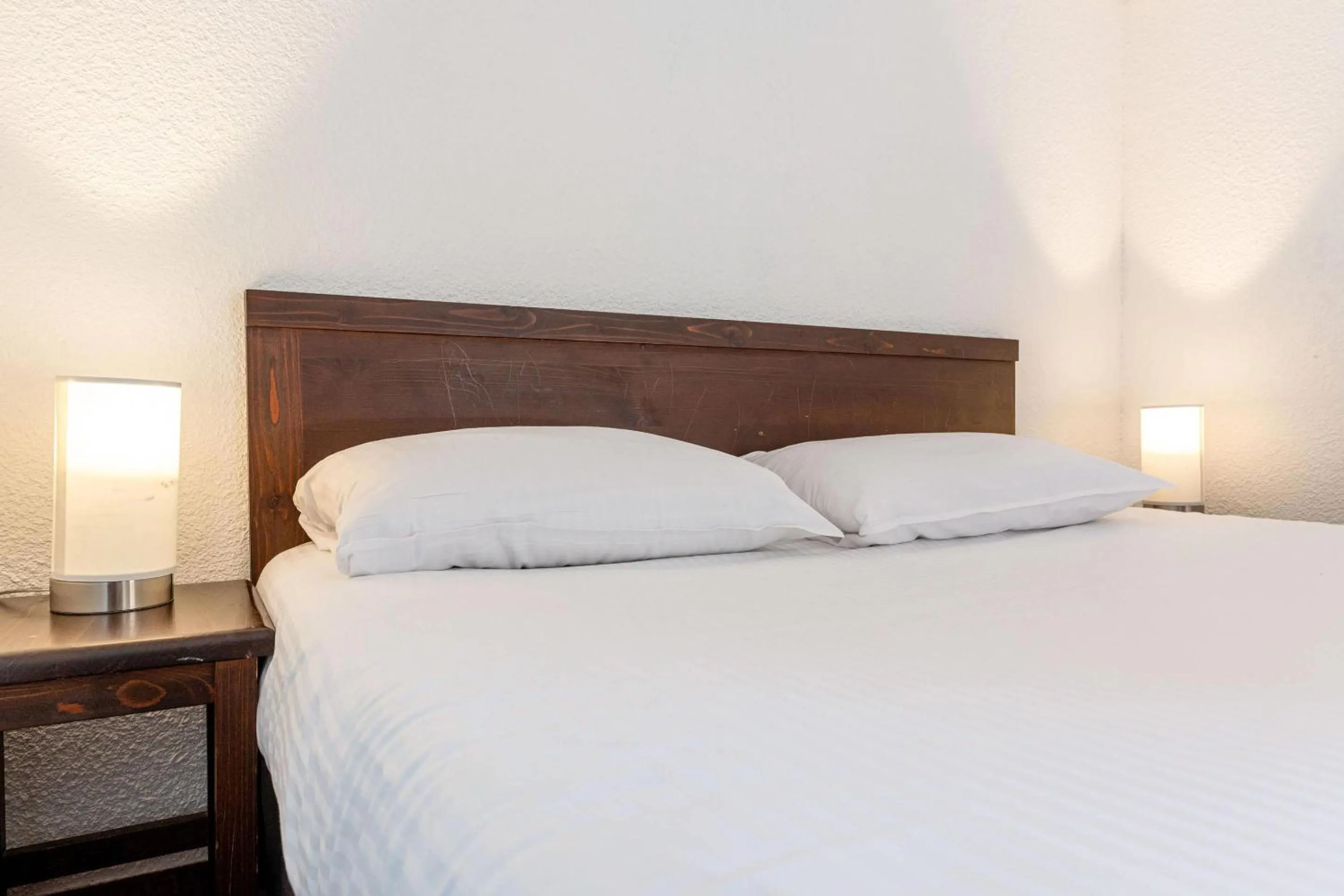 Bedroom, Bed in Zenitude Evian Les Terrasses du Lac, an Ascend Collection Hotel