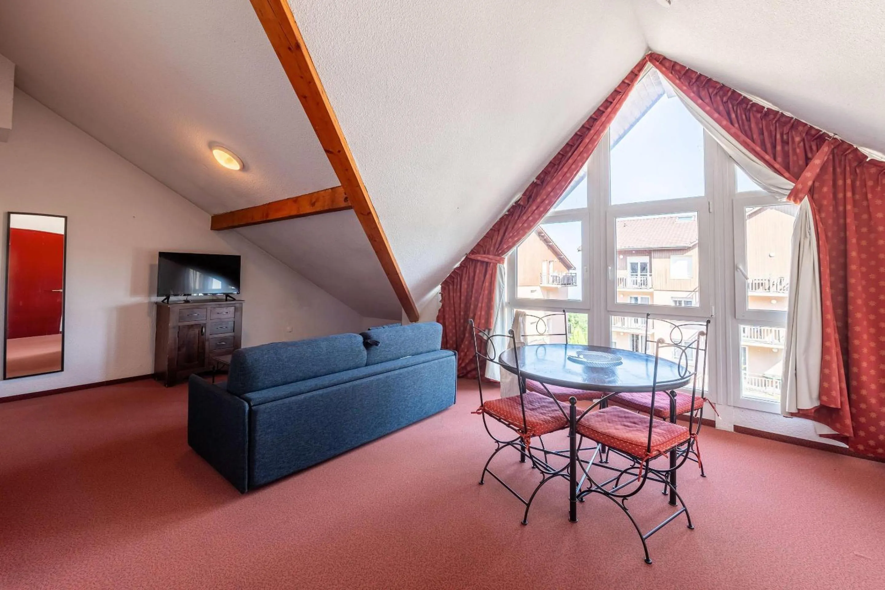 Bedroom in Zenitude Evian Les Terrasses du Lac, an Ascend Collection Hotel