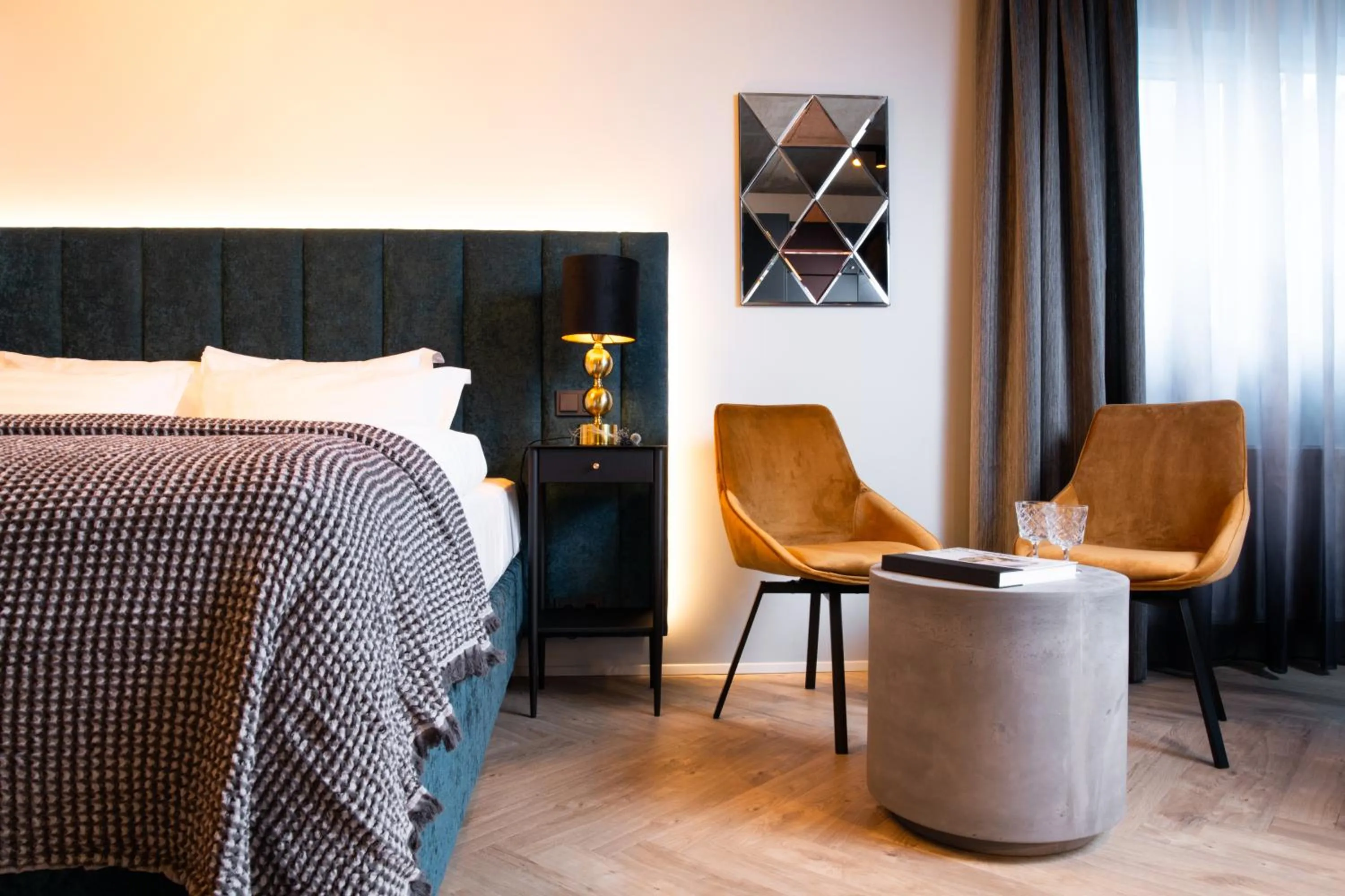 Bed in Backyard Apartments by Heimaleiga