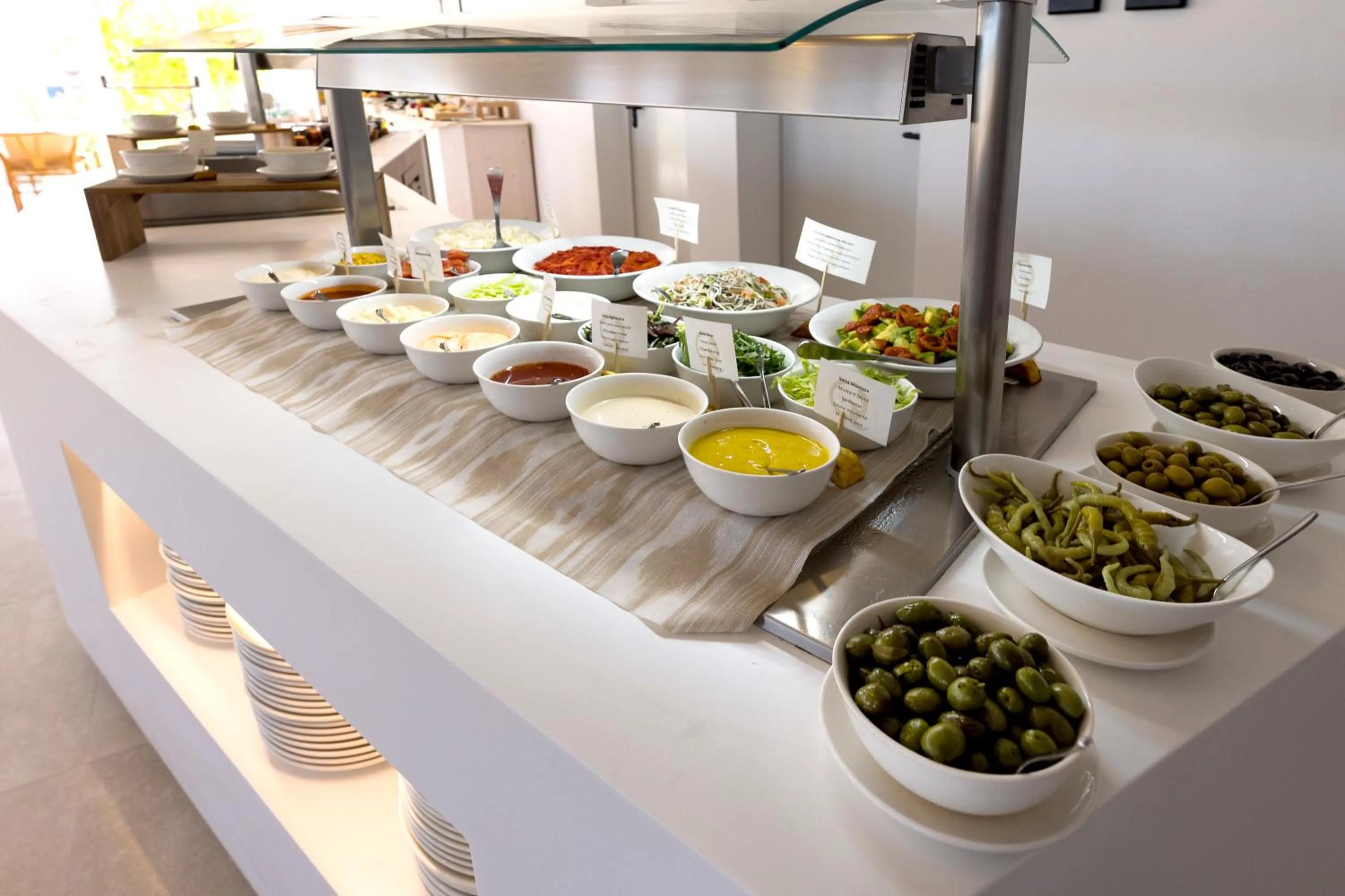 Food and drinks in Eques Petit Resort