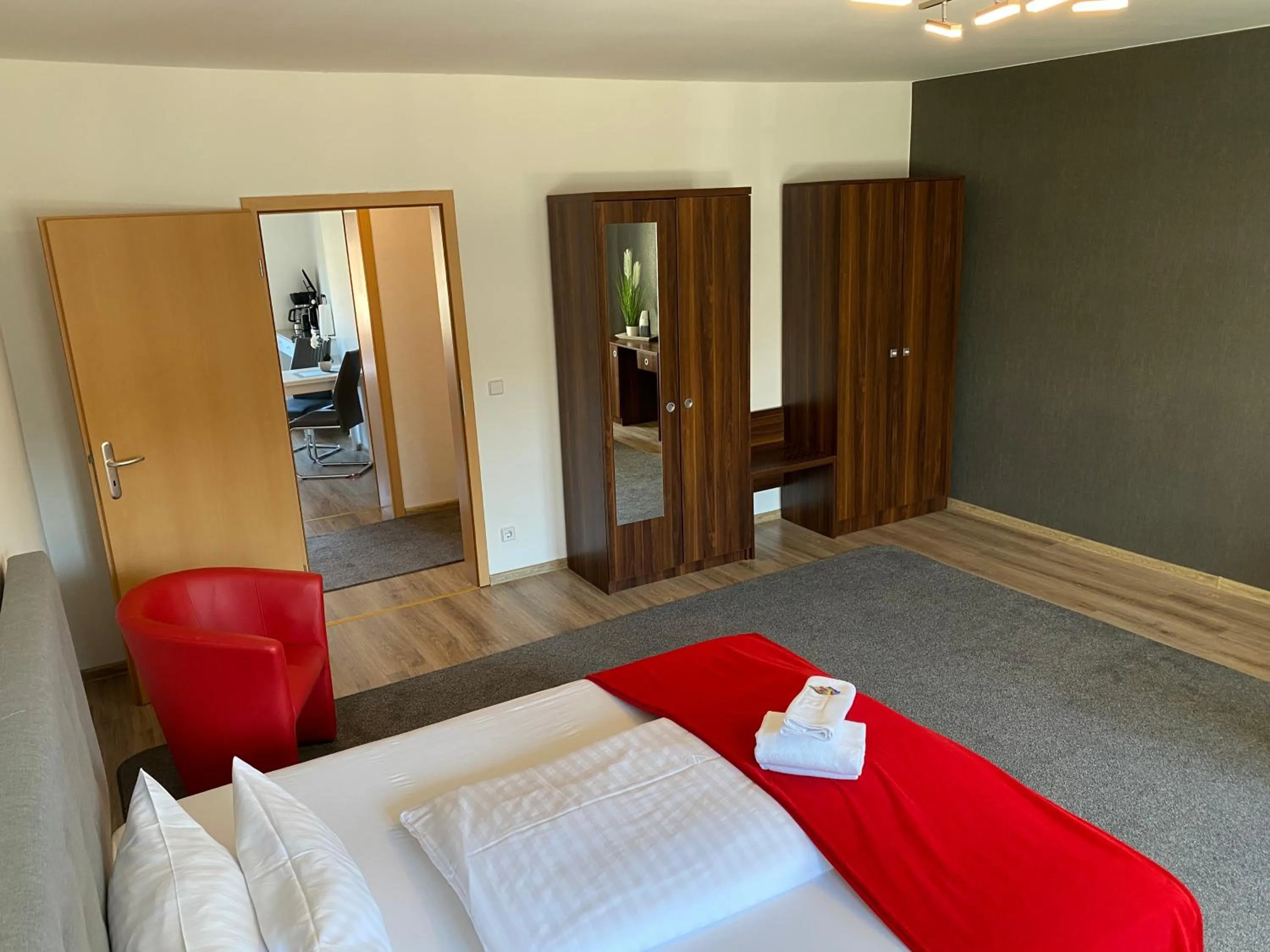 Bed in Viadrina Rooms & Apartments Frankfurt-Oder am Park im Zentrum
