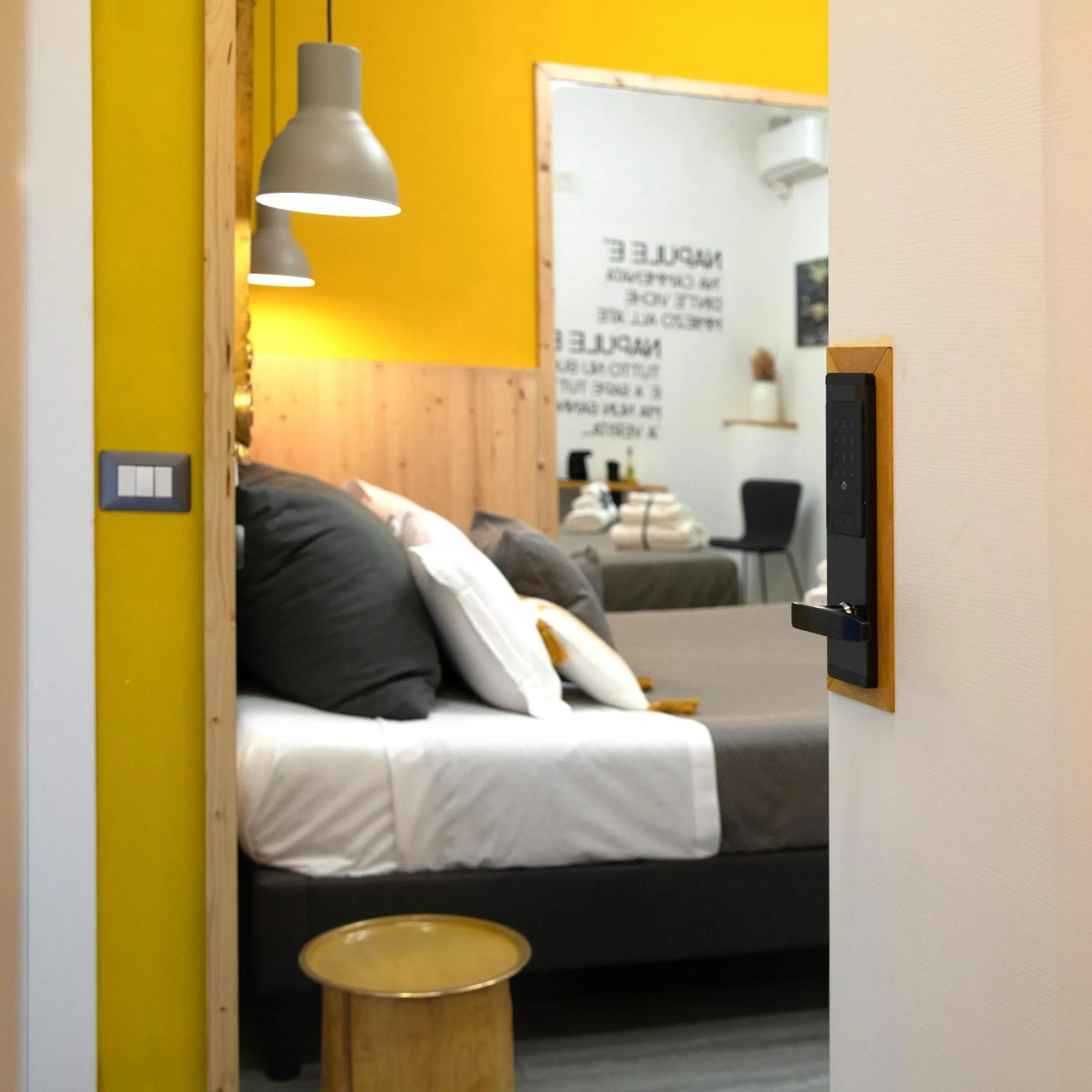 Bed in Miracolo al Duomo Smart Accomodations