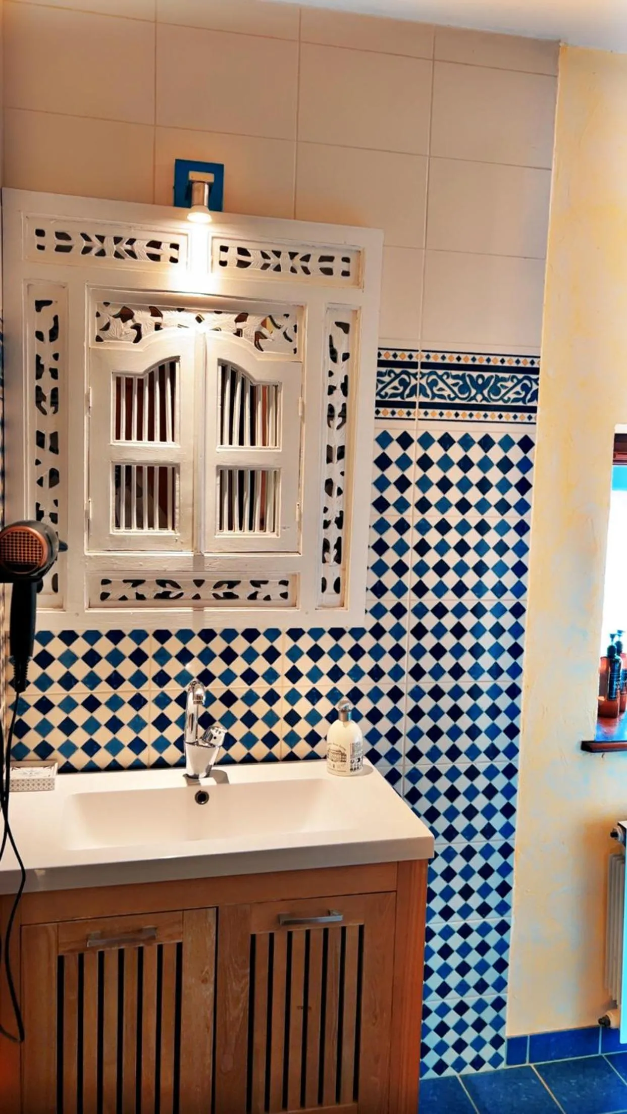 Shower in Domaine de la Borde