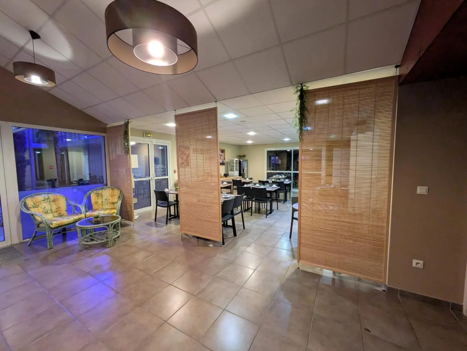 Lounge or bar in Hotel Anjou à L'Océane Angers-Le Mans