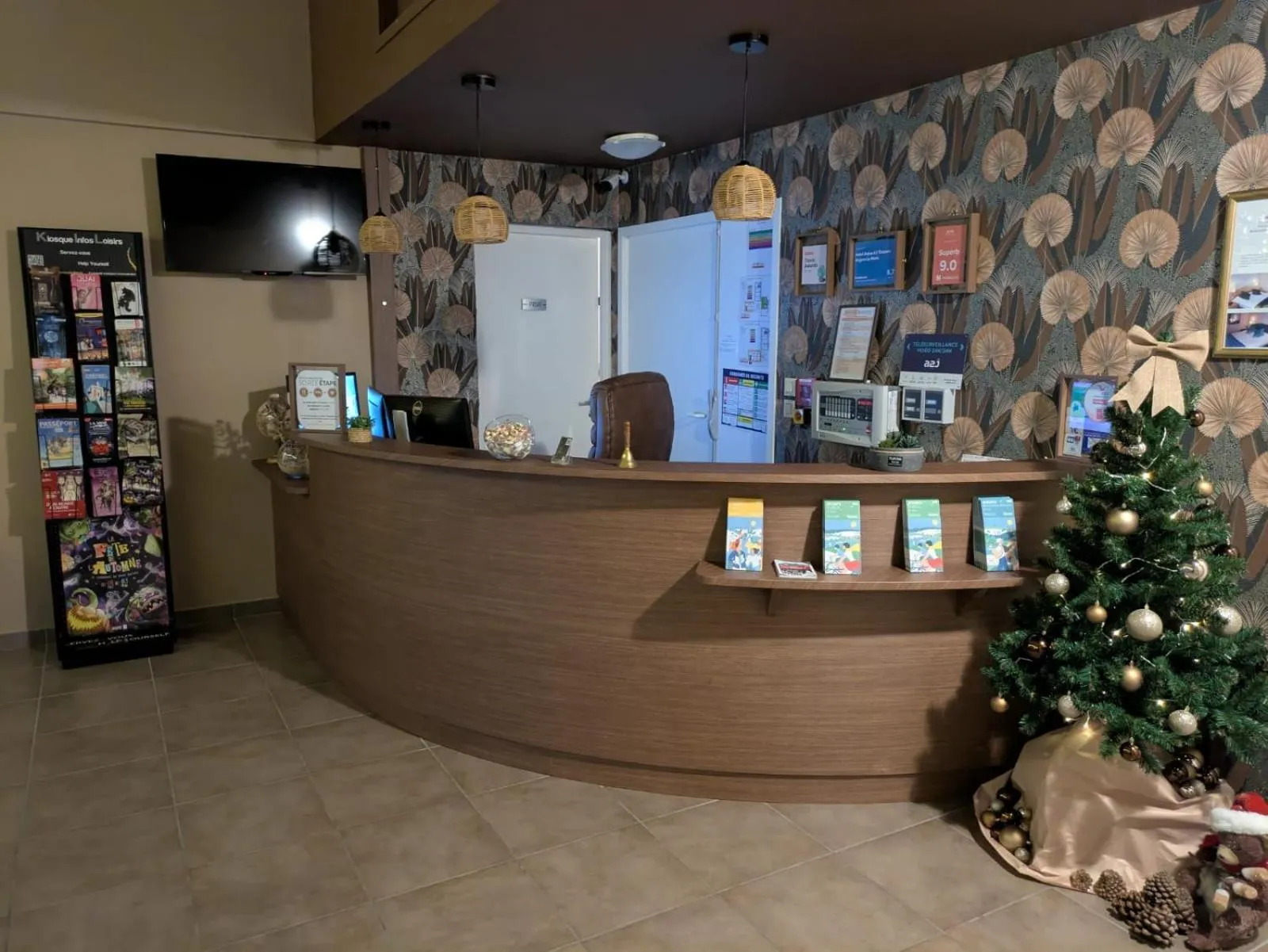 Lobby or reception in Hotel Anjou à L'Océane Angers-Le Mans