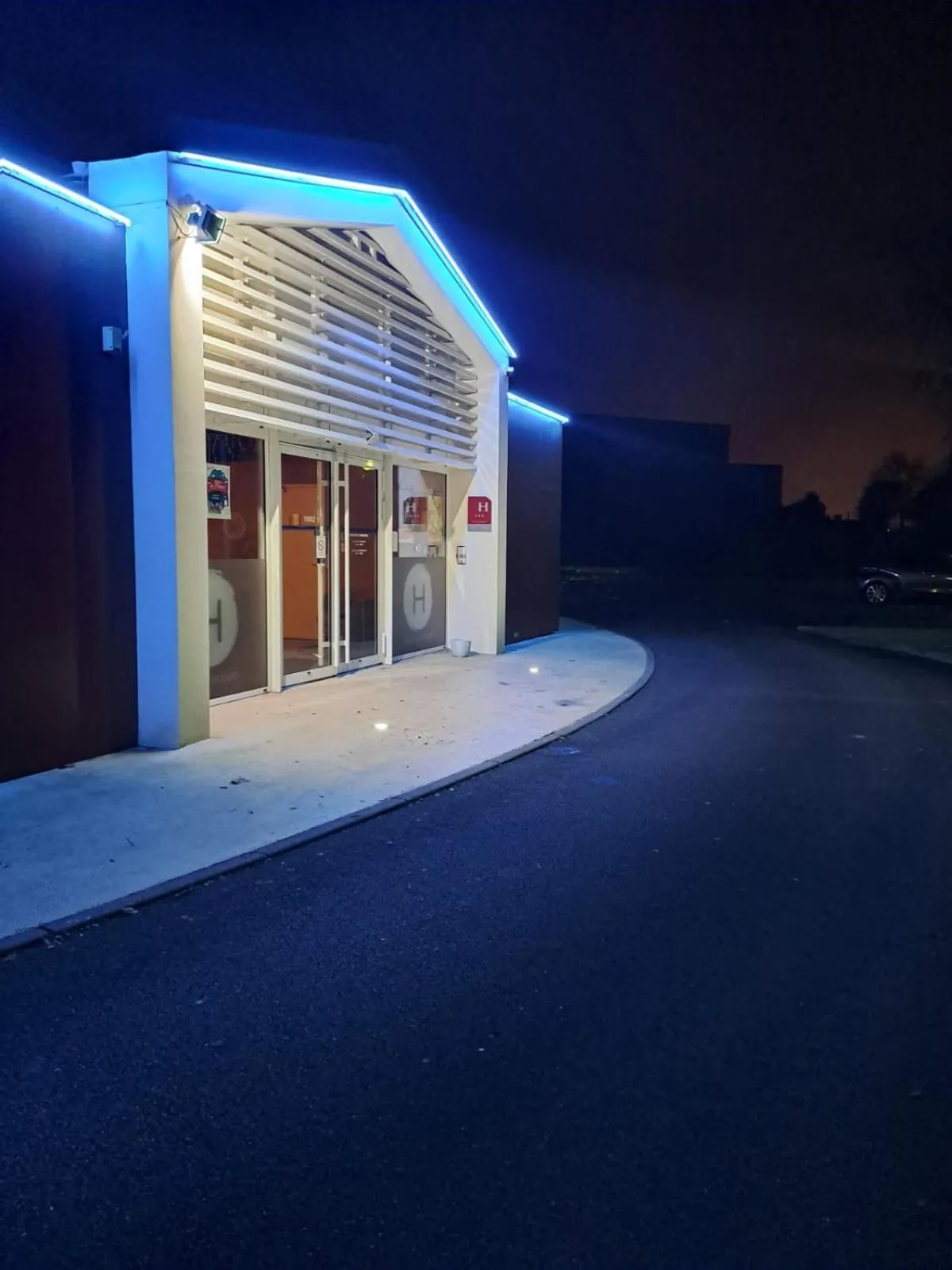 Facade/entrance in Hotel Anjou à L'Océane Angers-Le Mans
