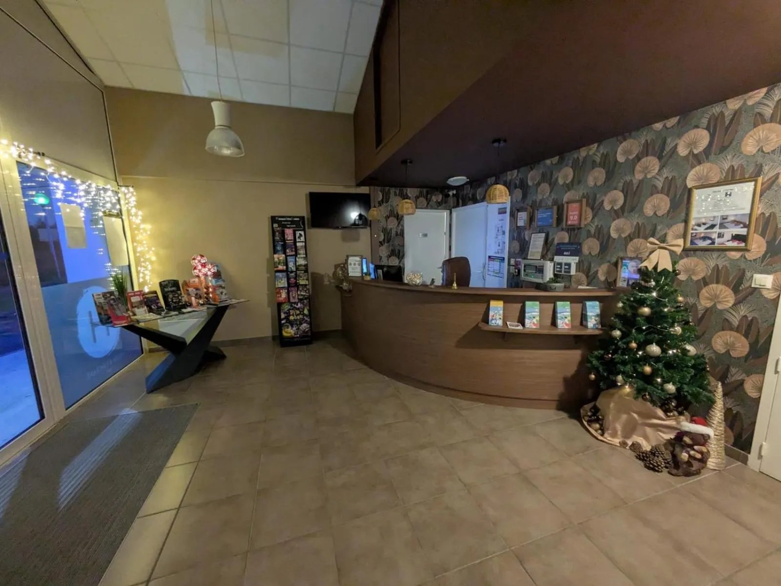 Lobby or reception in Hotel Anjou à L'Océane Angers-Le Mans