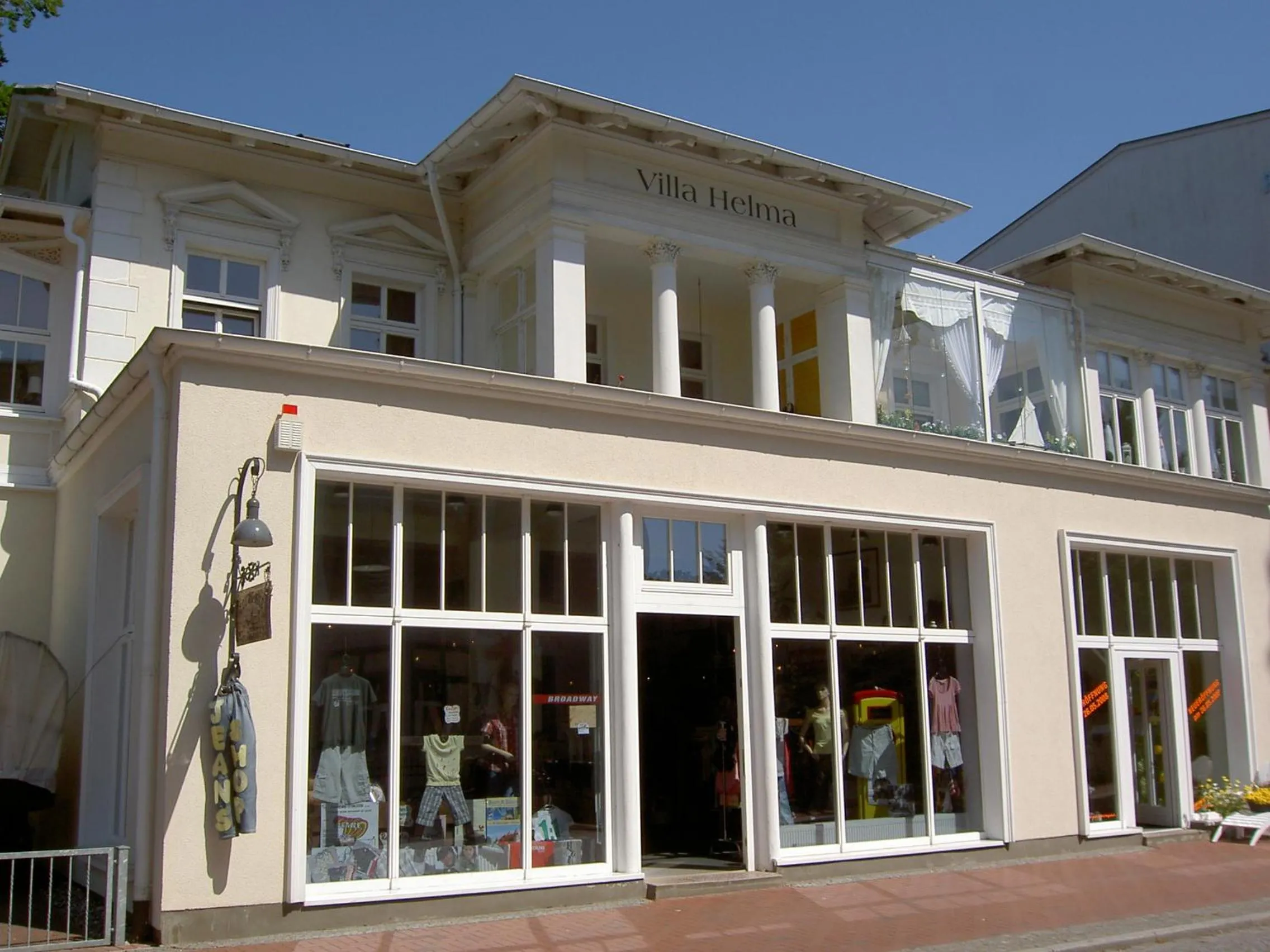 Property building in Villa Helma