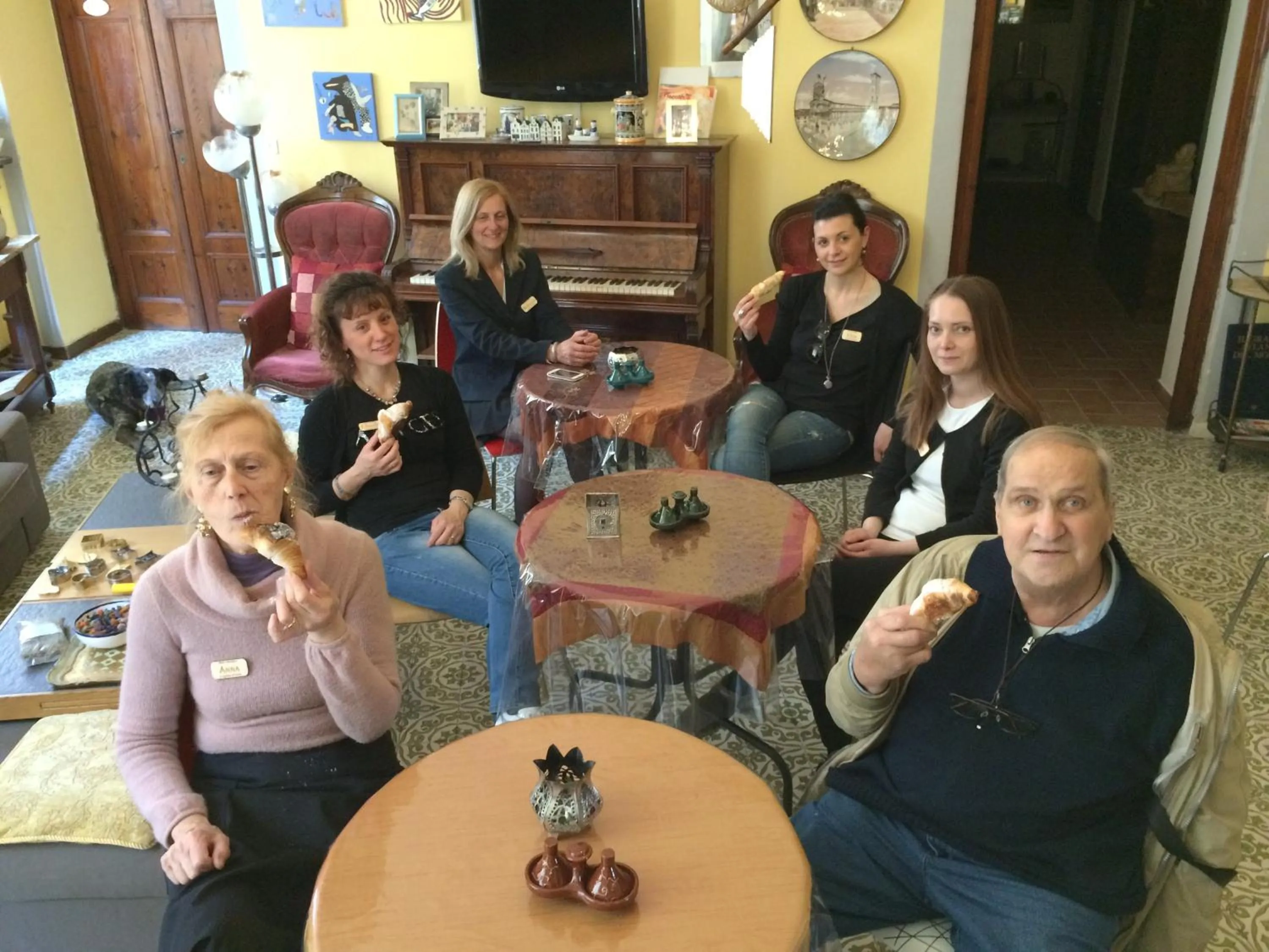 People in La Gemma Di Elena