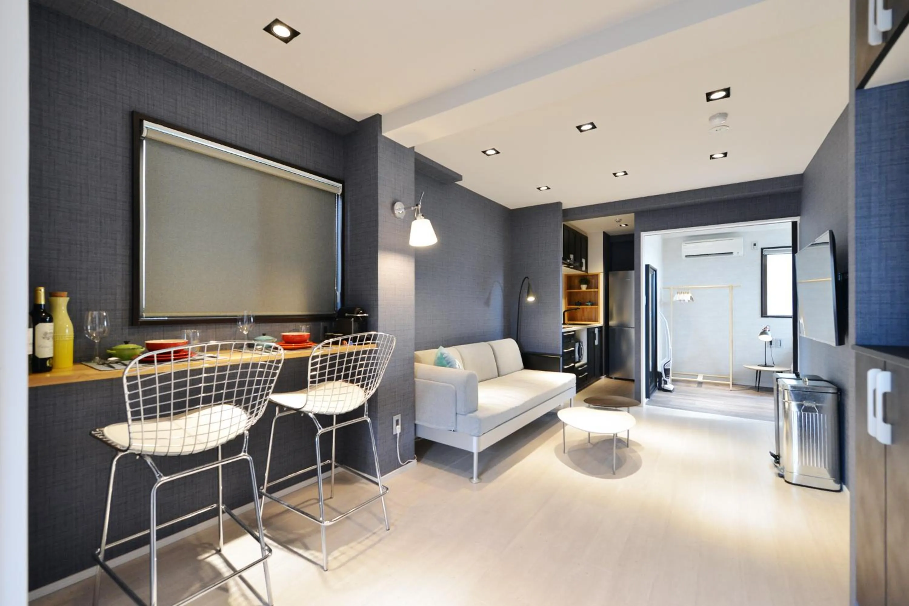 Coffee/tea facilities in Real Life Meguro River