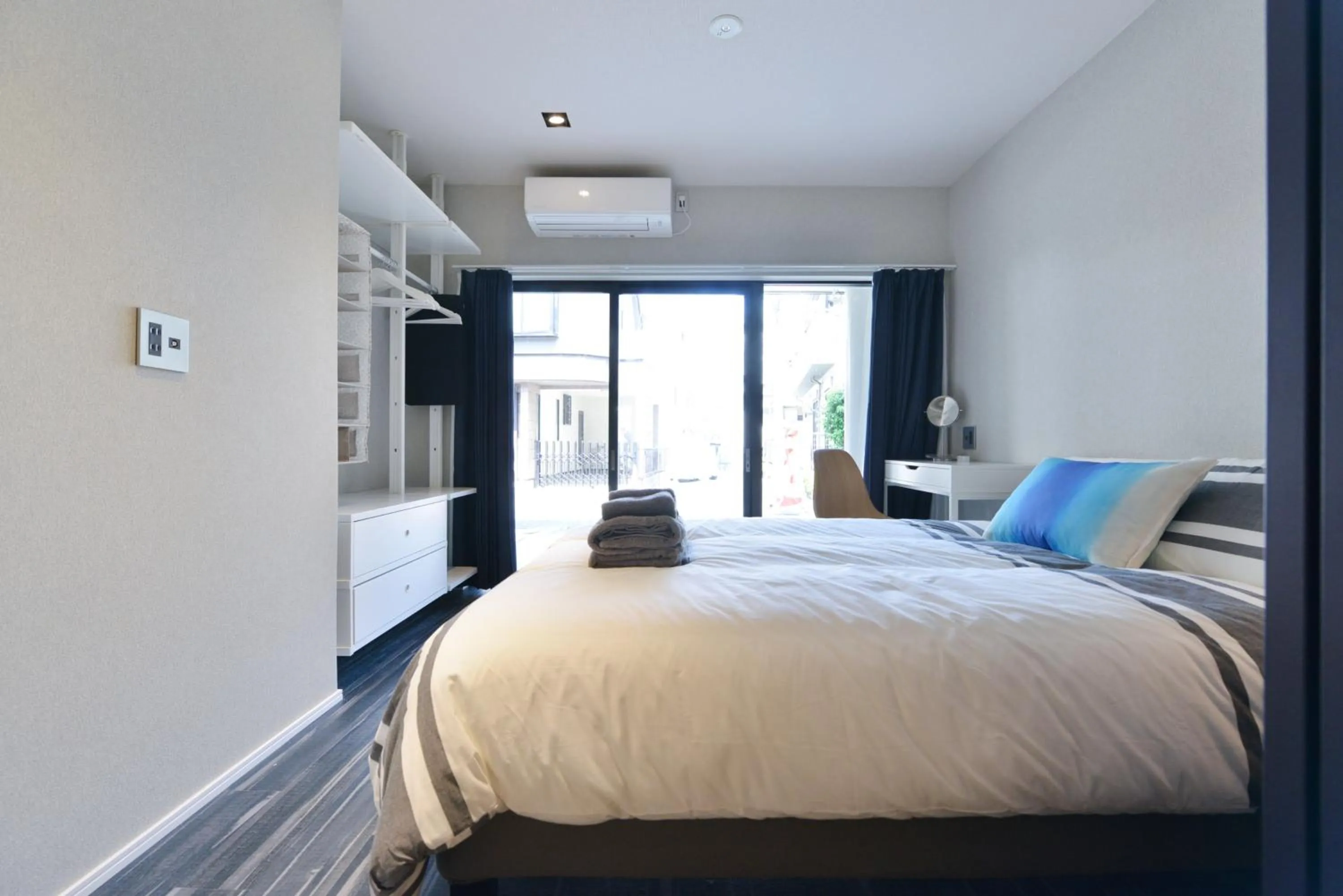 Bed in Real Life Meguro River