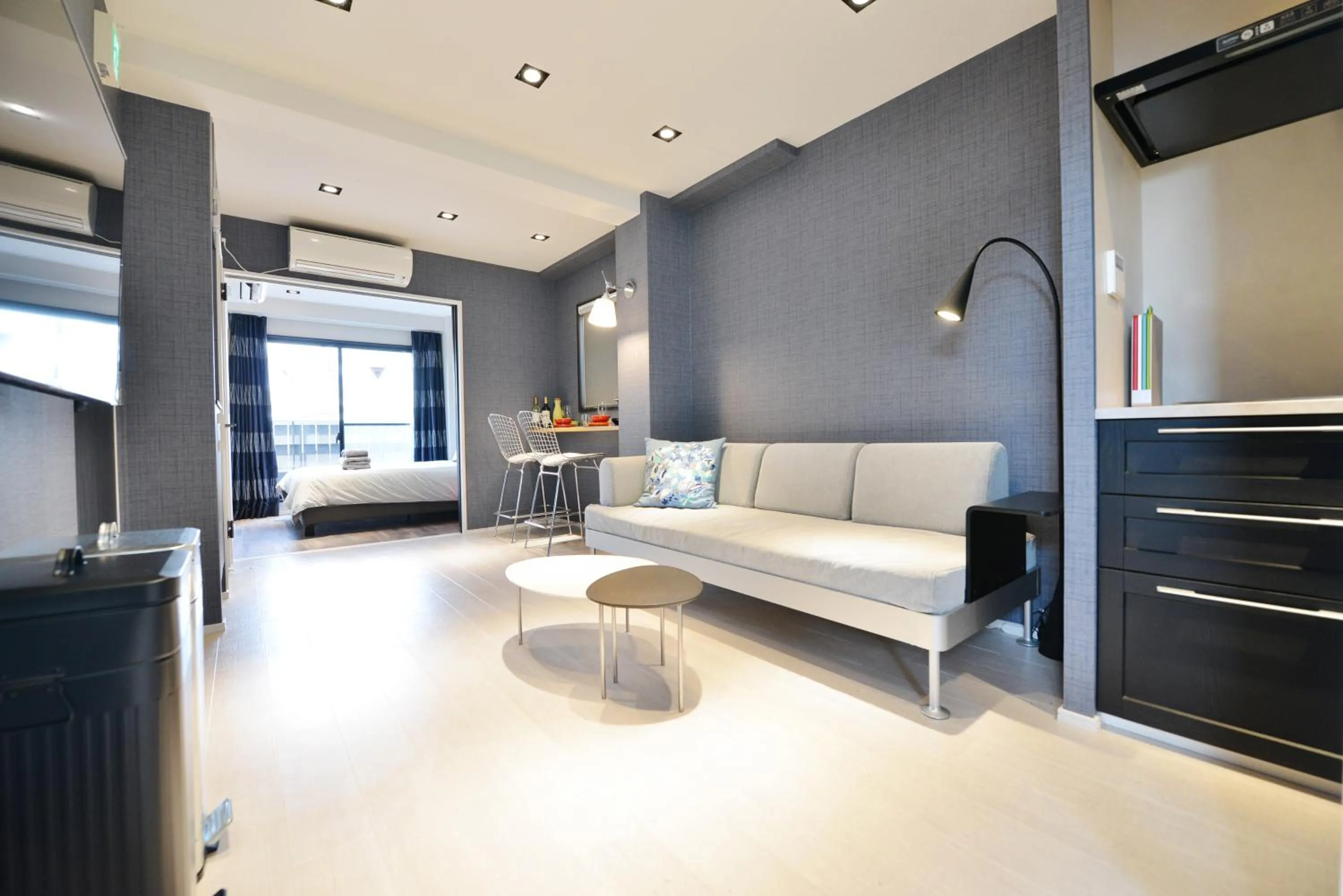 Coffee/tea facilities in Real Life Meguro River