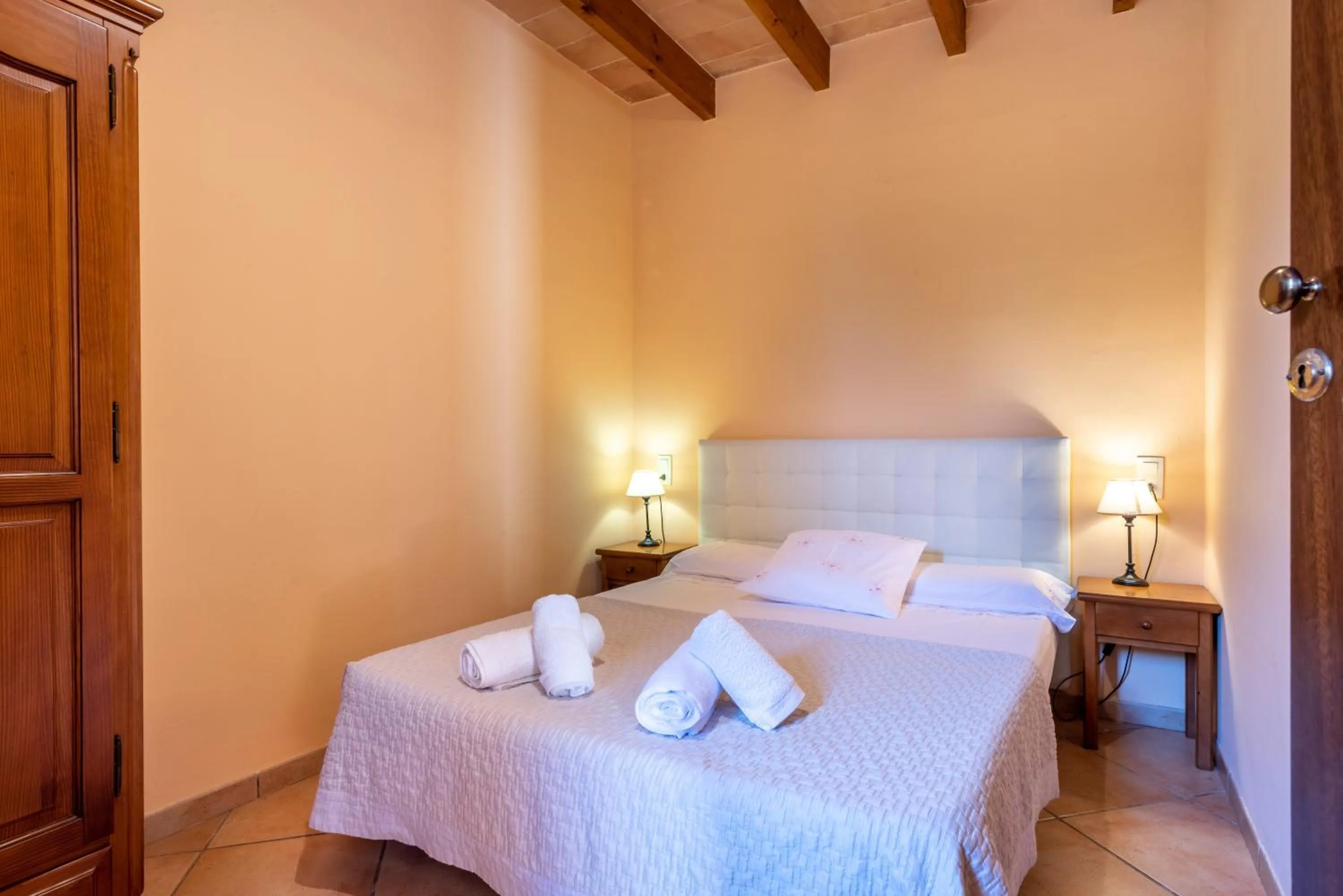 Property building, Bed in Son Xigala