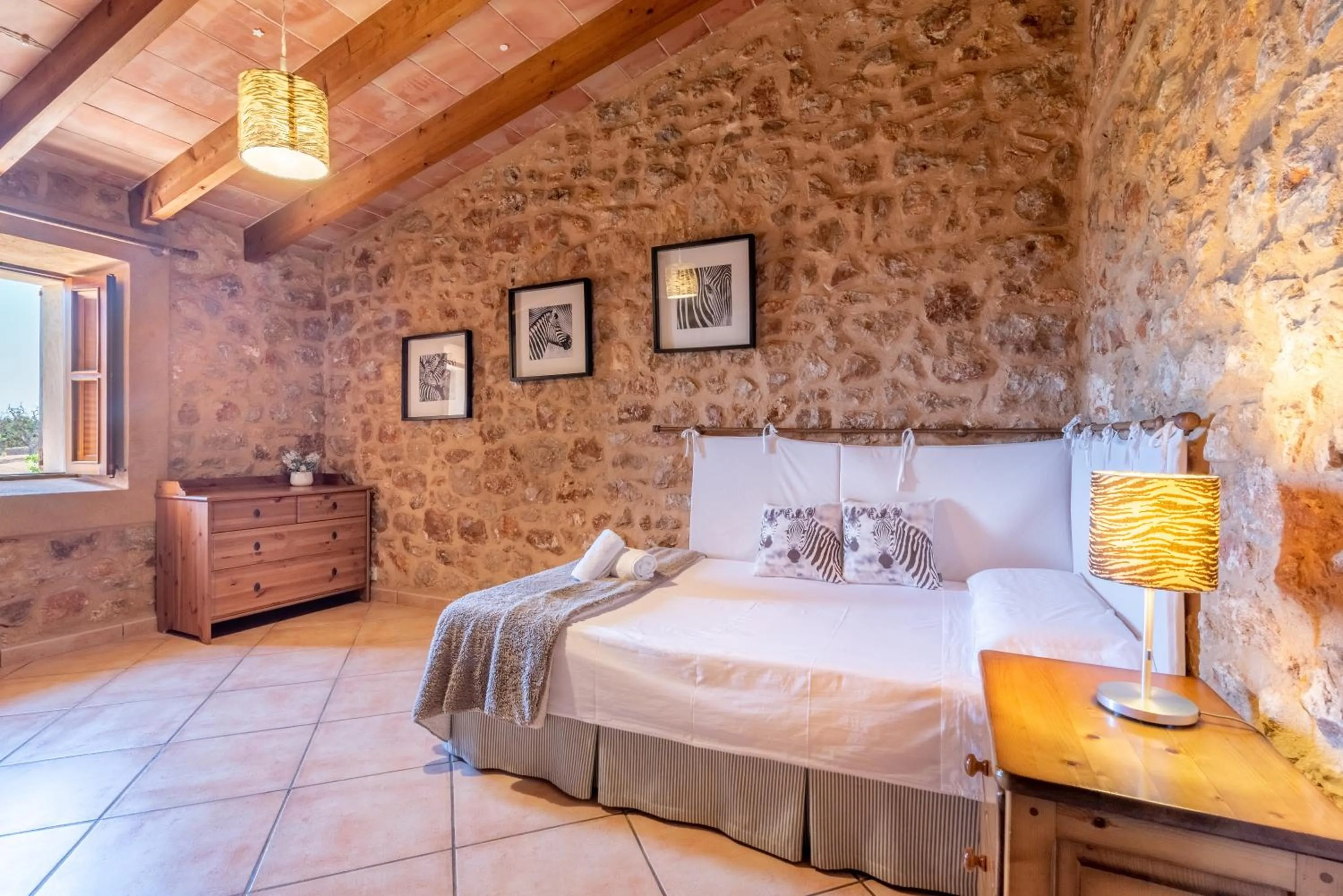 Property building, Bed in Son Xigala