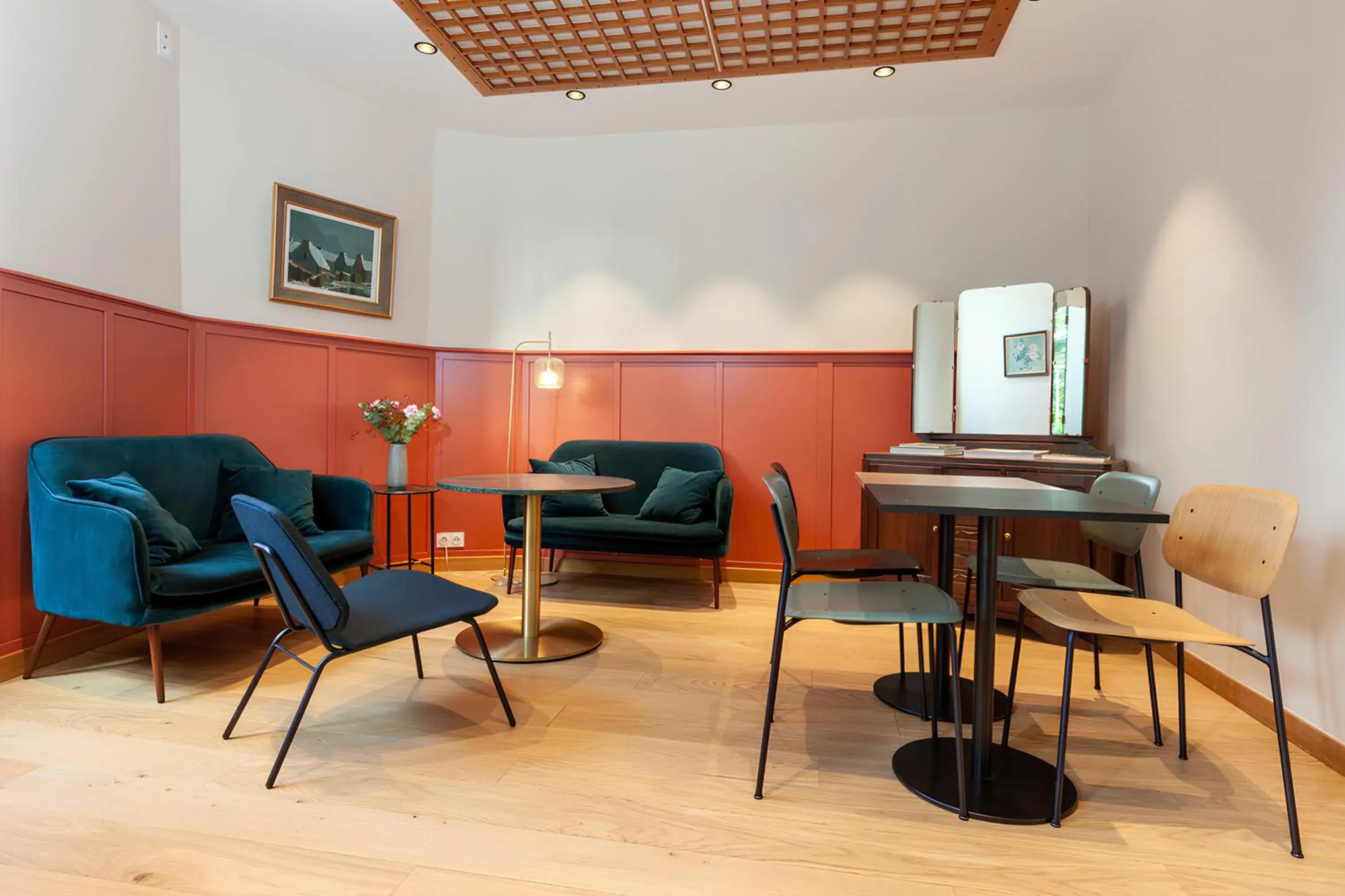 Living room in Grand Hotel de la Gare, Angers Living room in Grand Hotel de la Gare, Angers