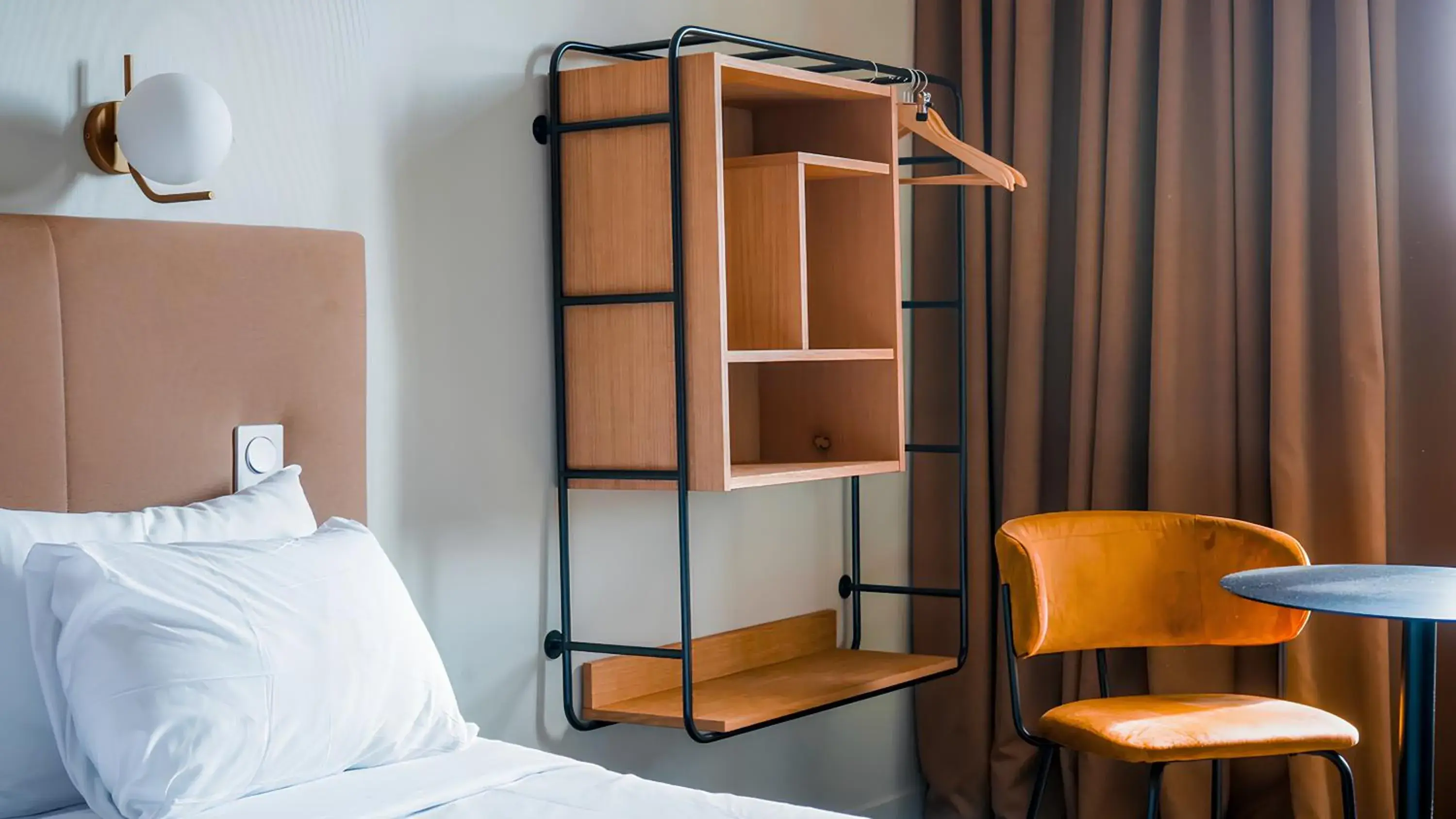 Bedroom, Bed in Grand Hotel de la Gare, Angers Bedroom, Bed in Grand Hotel de la Gare, Angers