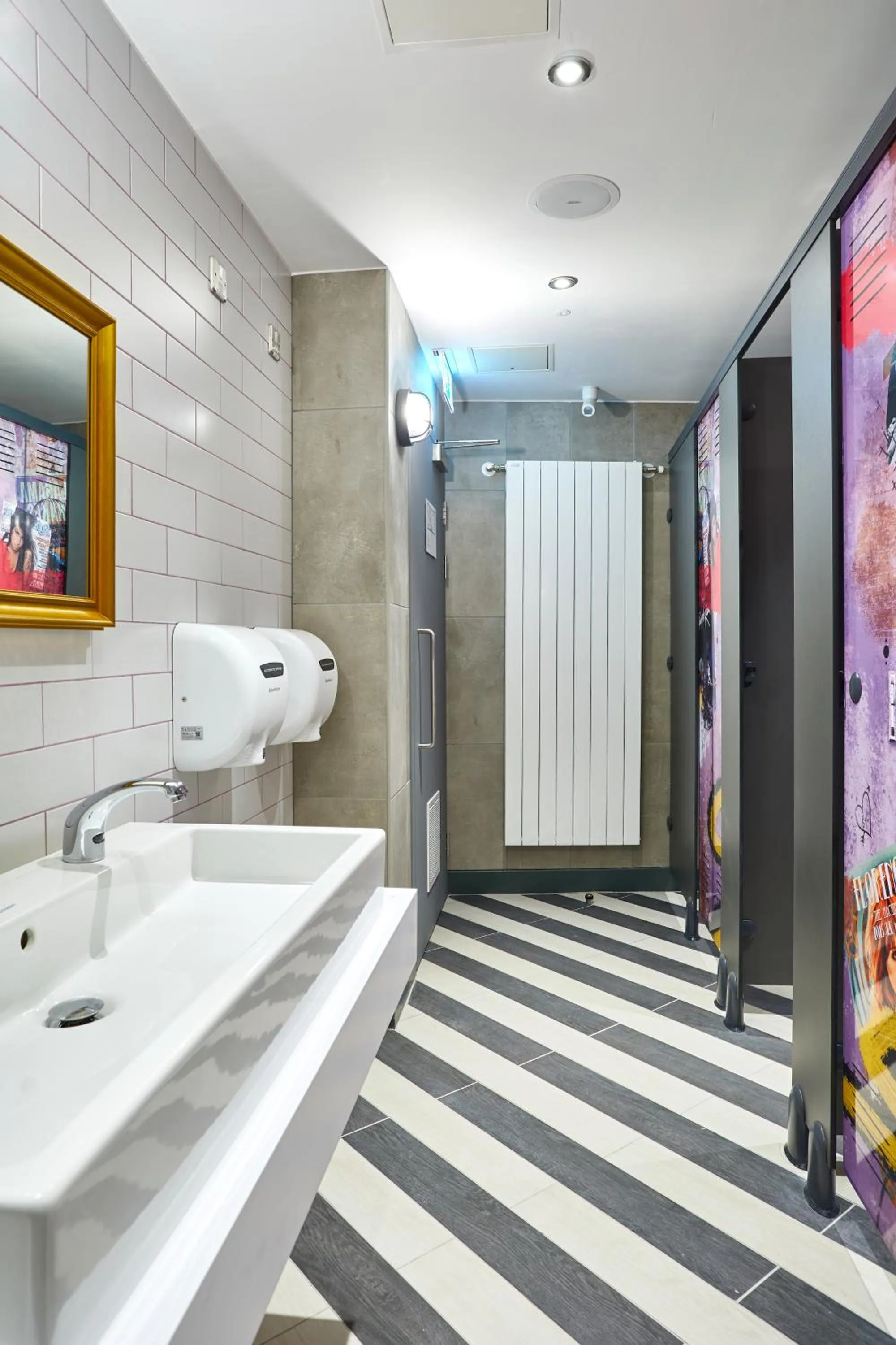 Area and facilities in St Christopher's Inn Edinburgh - Old Town