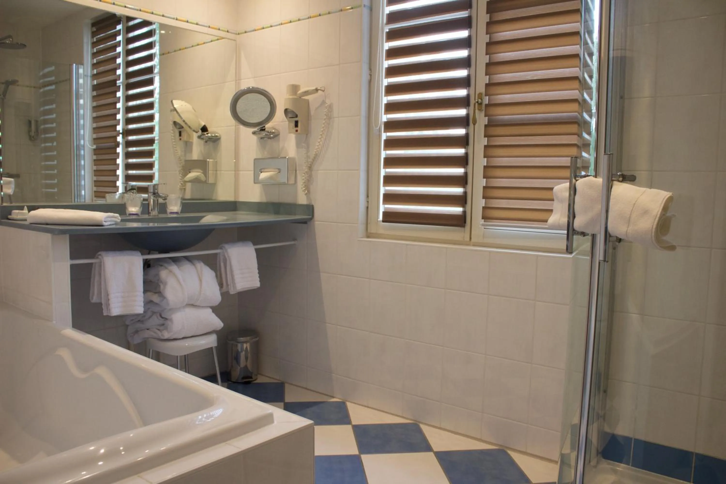 Shower in Les Prés D'ondine