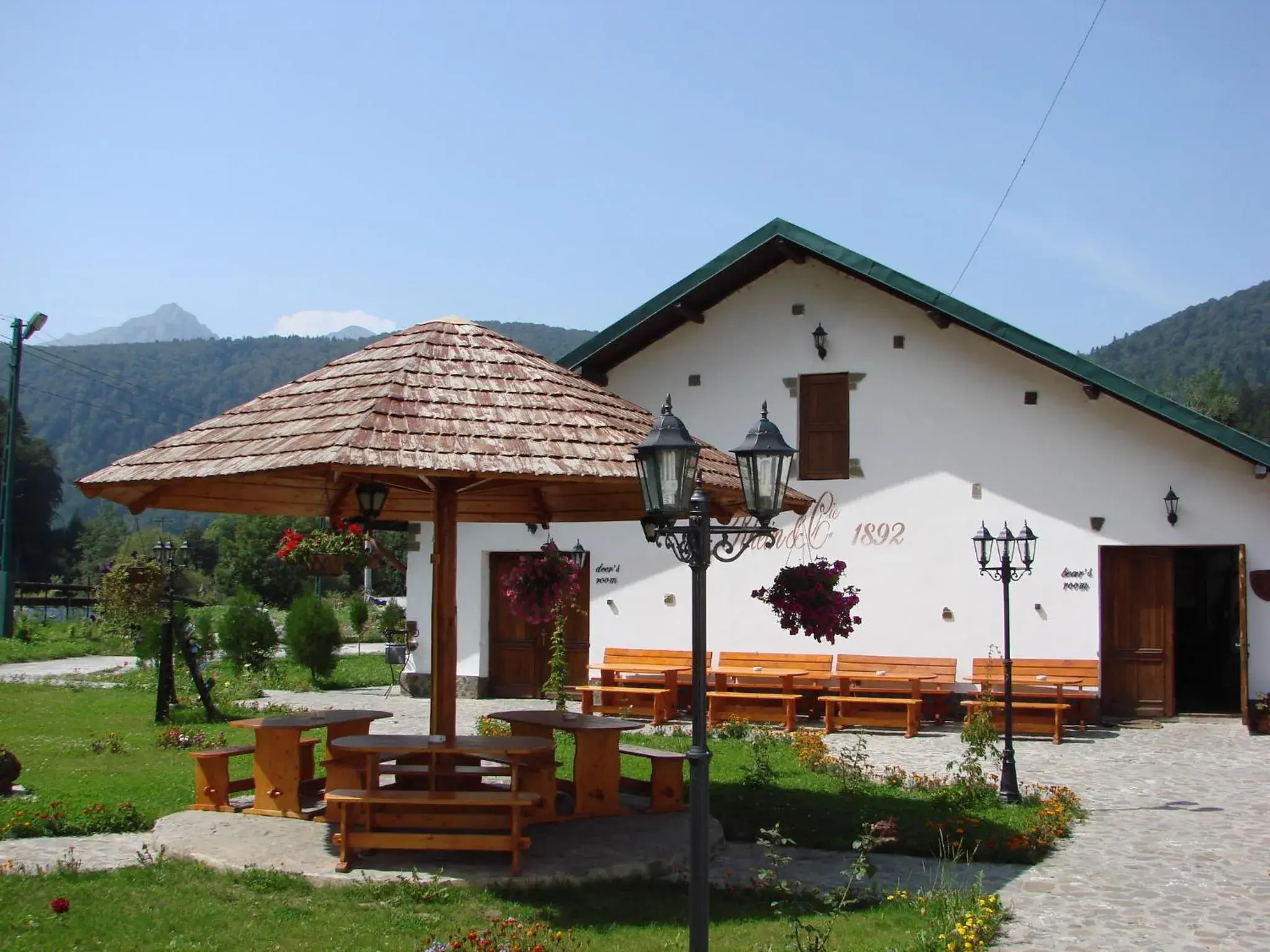 Facade/entrance in Pensiunea Rhein Facade/entrance in Pensiunea Rhein