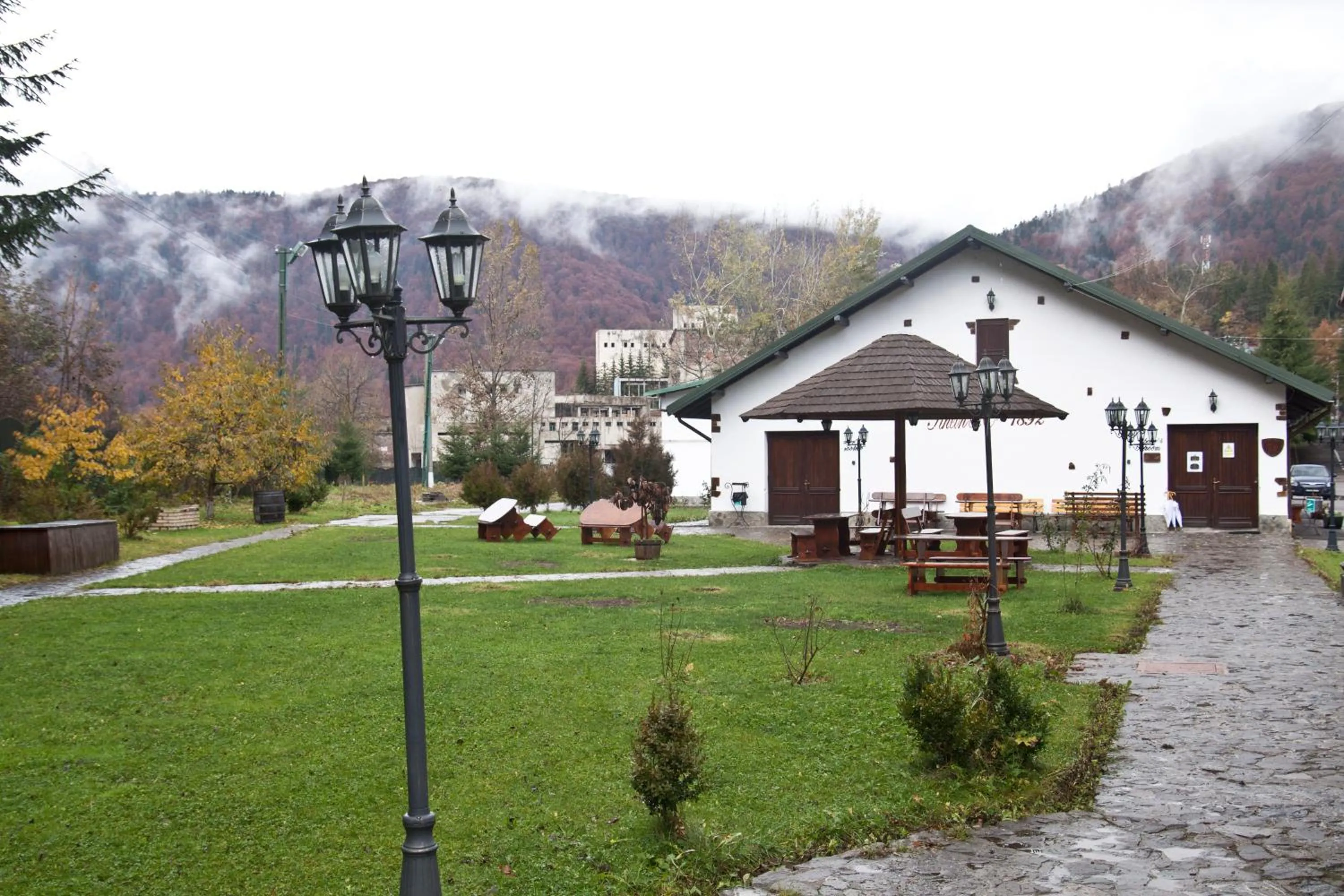 Property building in Pensiunea Rhein