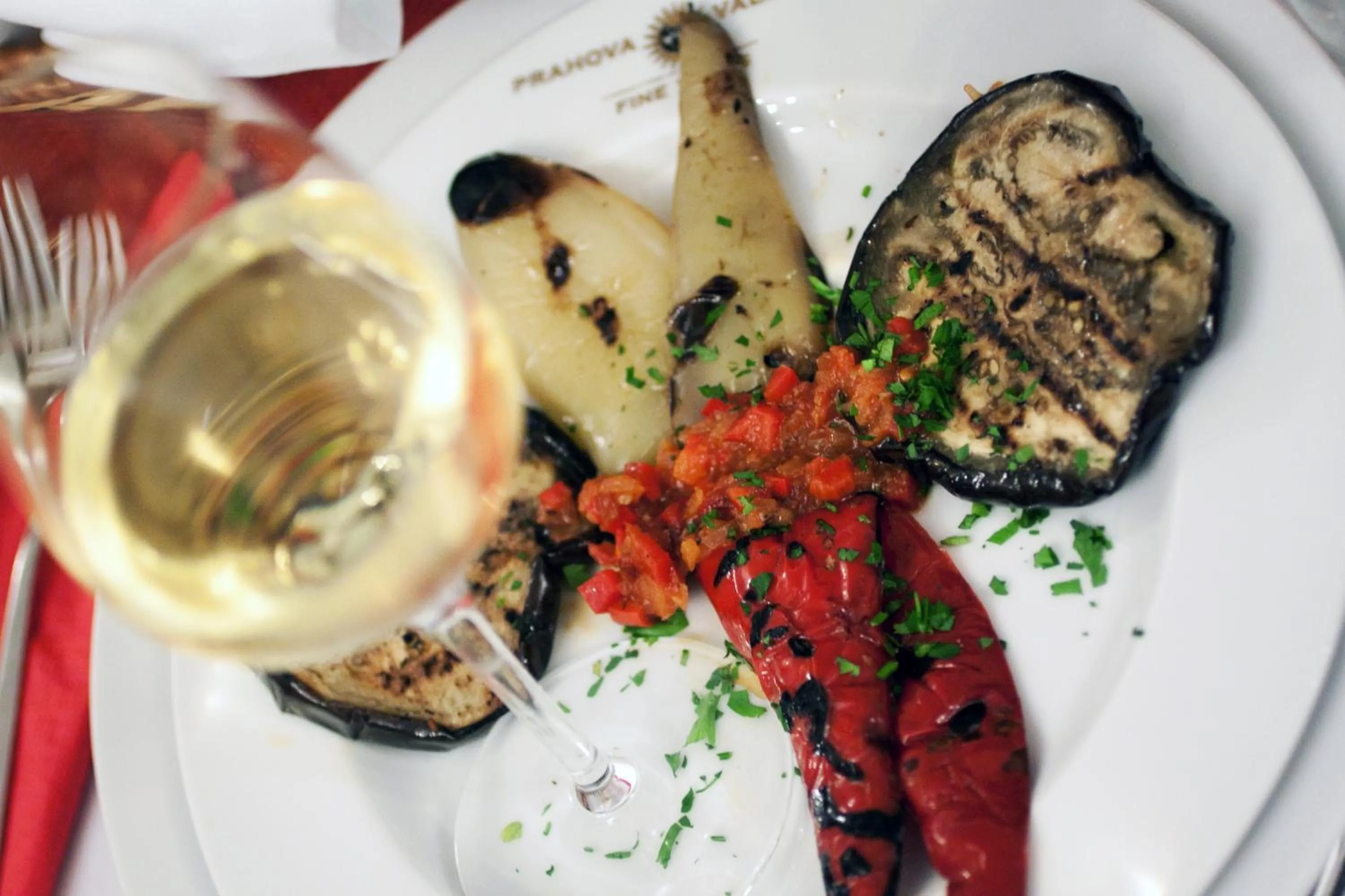 Restaurant/places to eat in Pensiunea Rhein