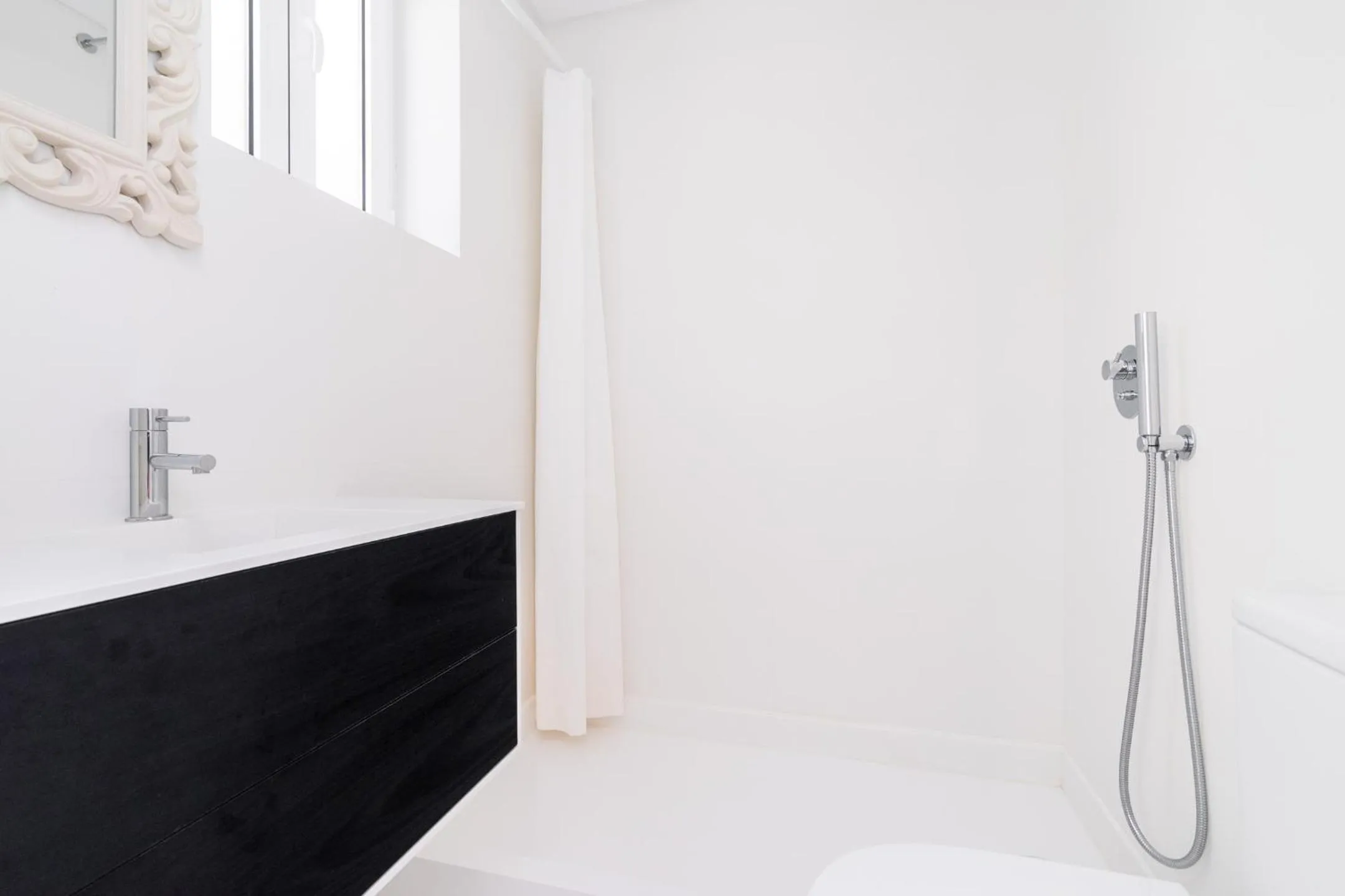 Bathroom in WHome | Graça Family Apartment
