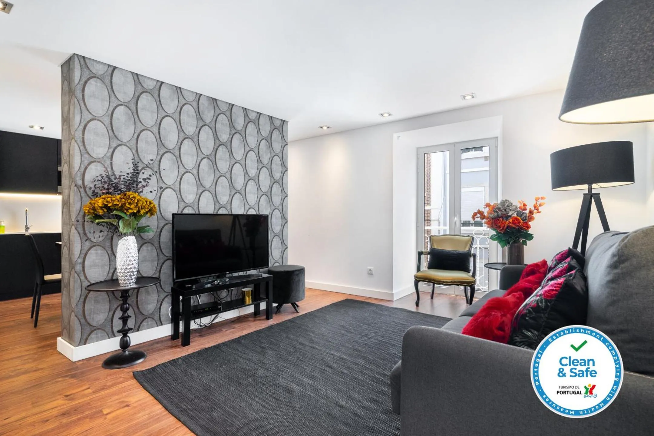 TV and multimedia in WHome | Graça Family Apartment