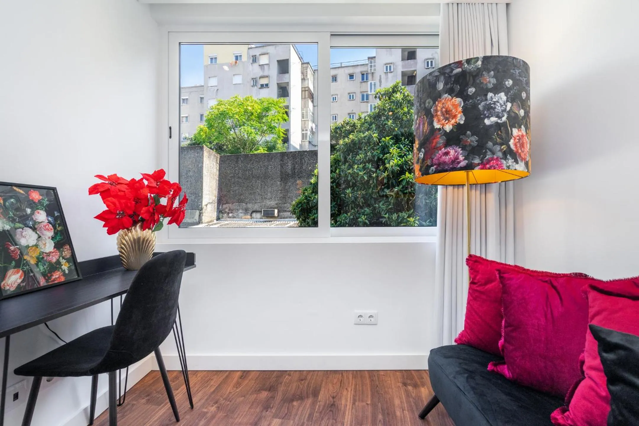 Seating area in WHome | Graça Family Apartment