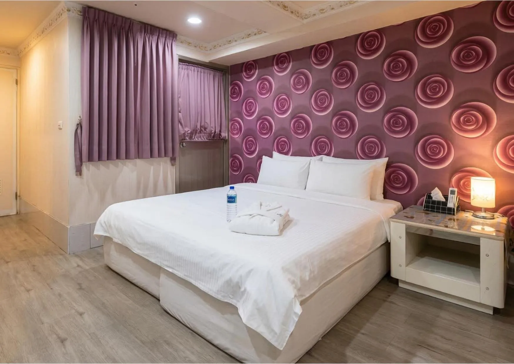 Photo of the whole room, Bed in Ezstay Station