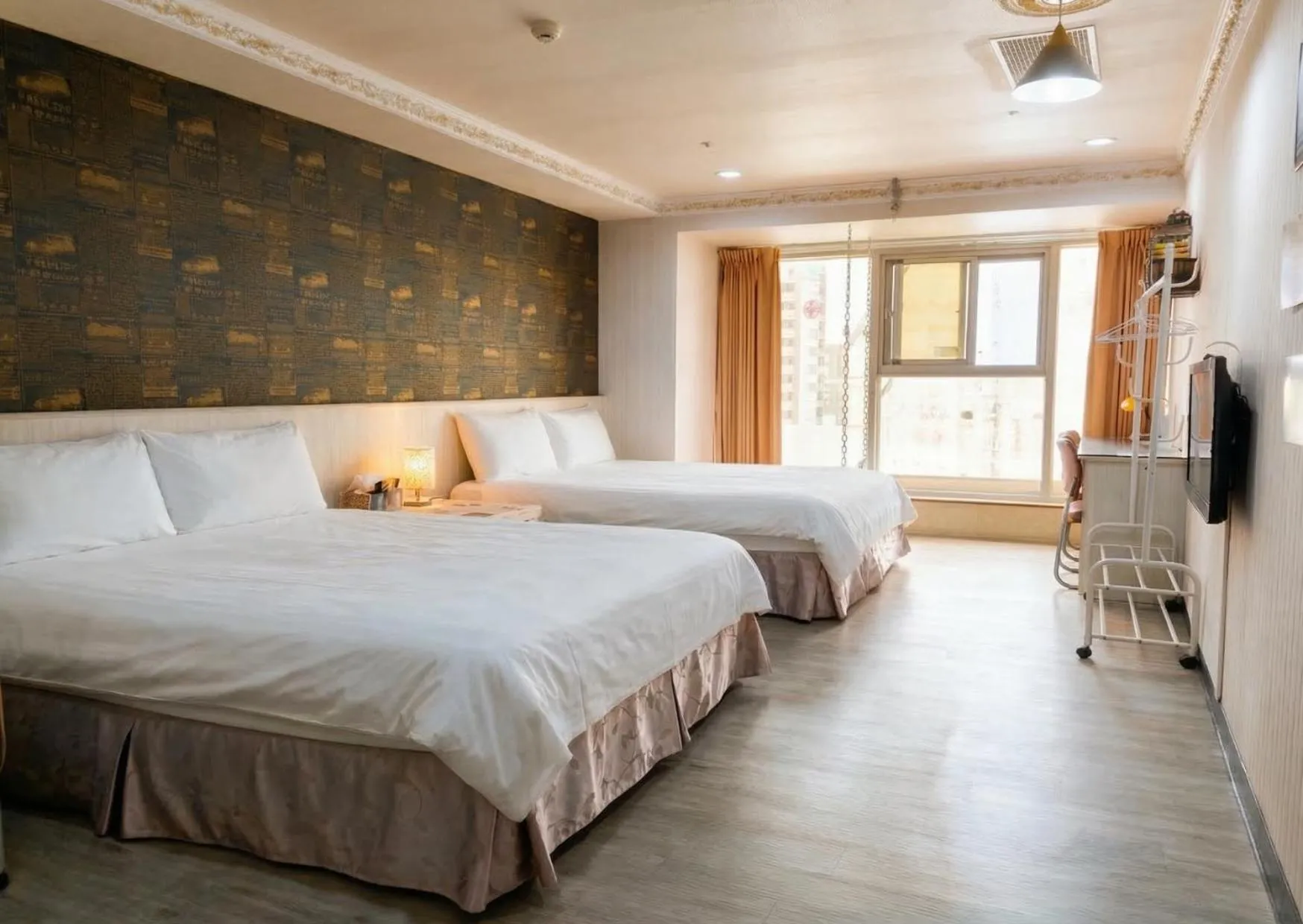 Photo of the whole room, Bed in Ezstay Station
