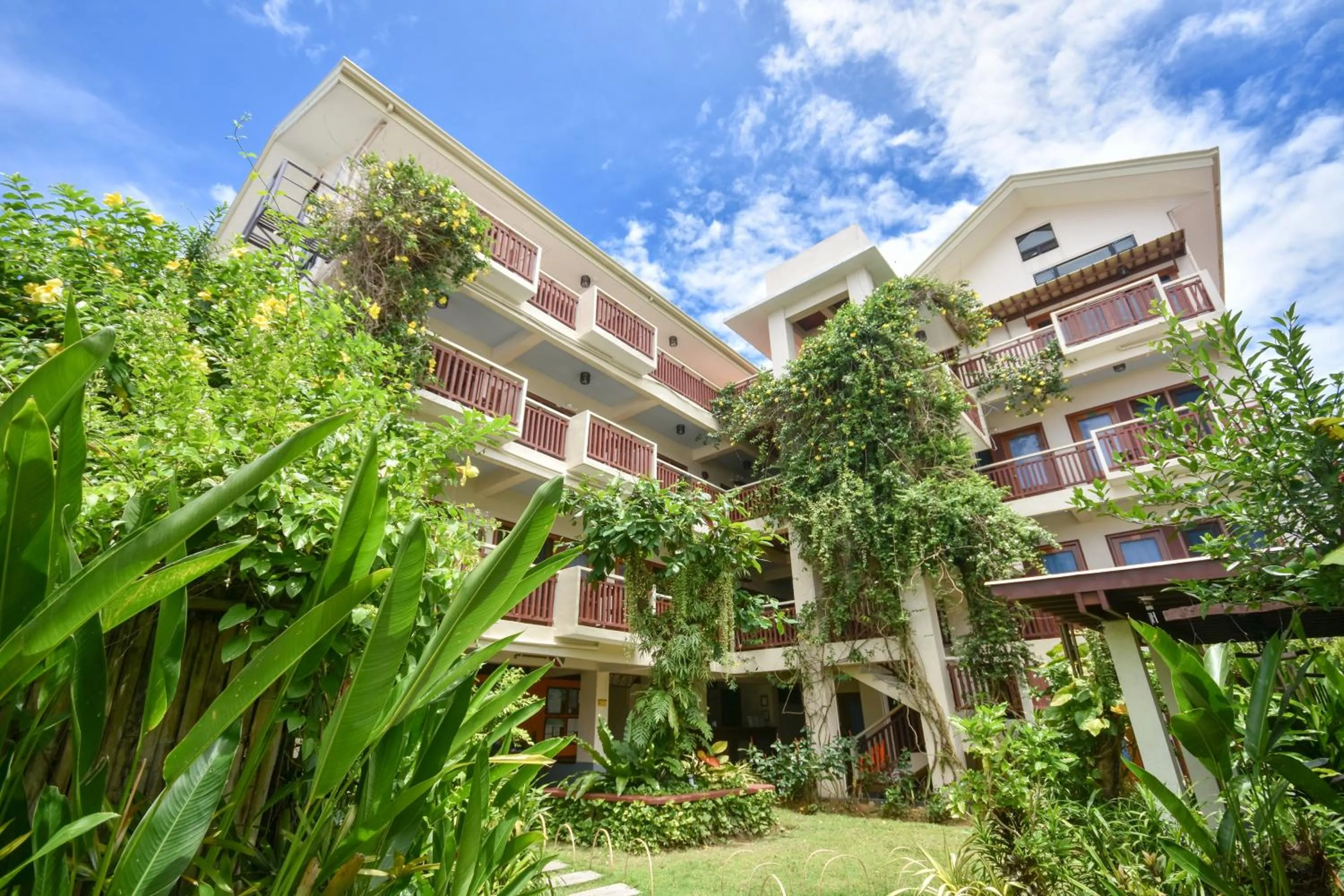 Property building in Agos Boracay Rooms + Beds