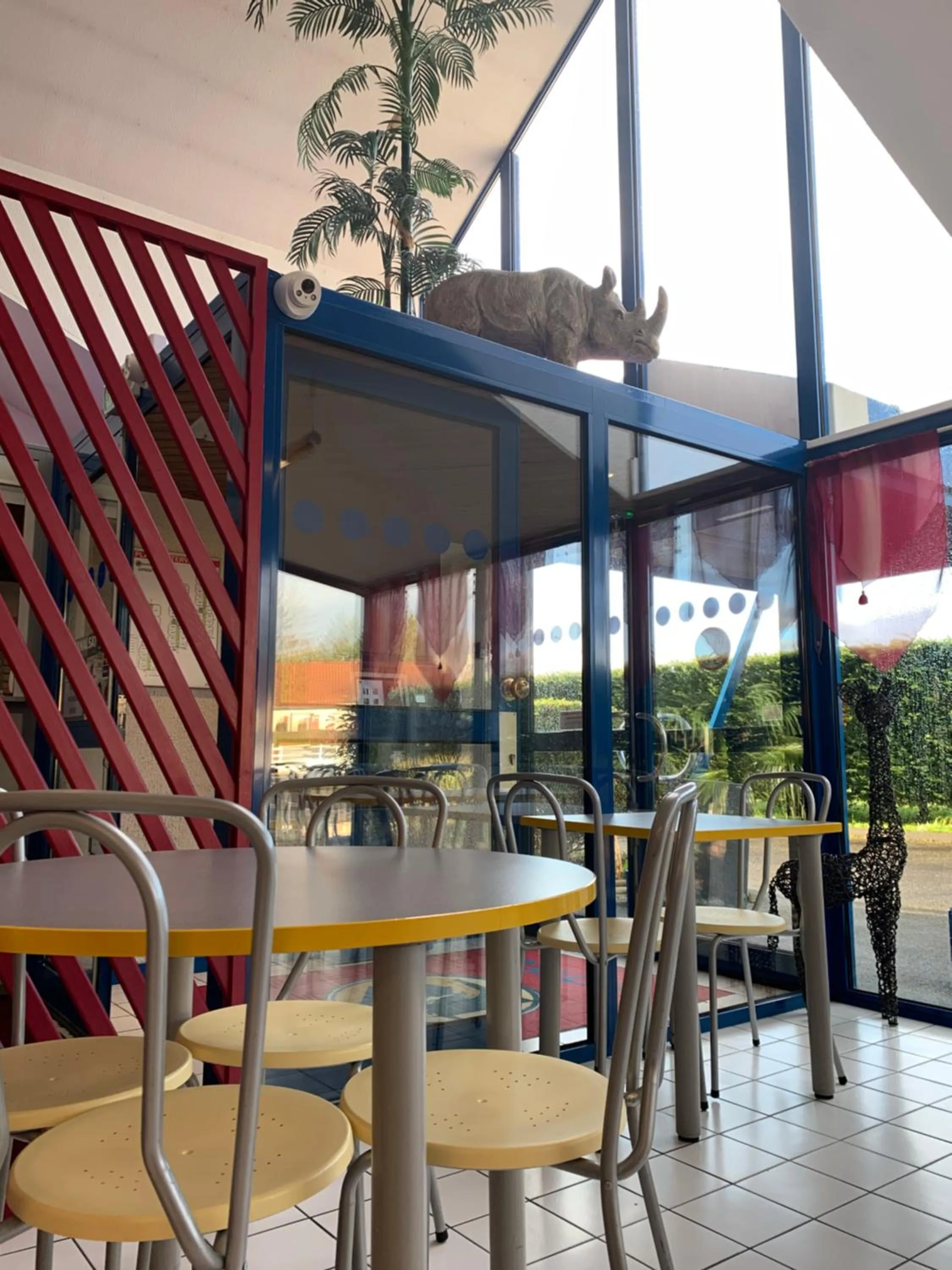 Restaurant/places to eat in Europe Hôtel