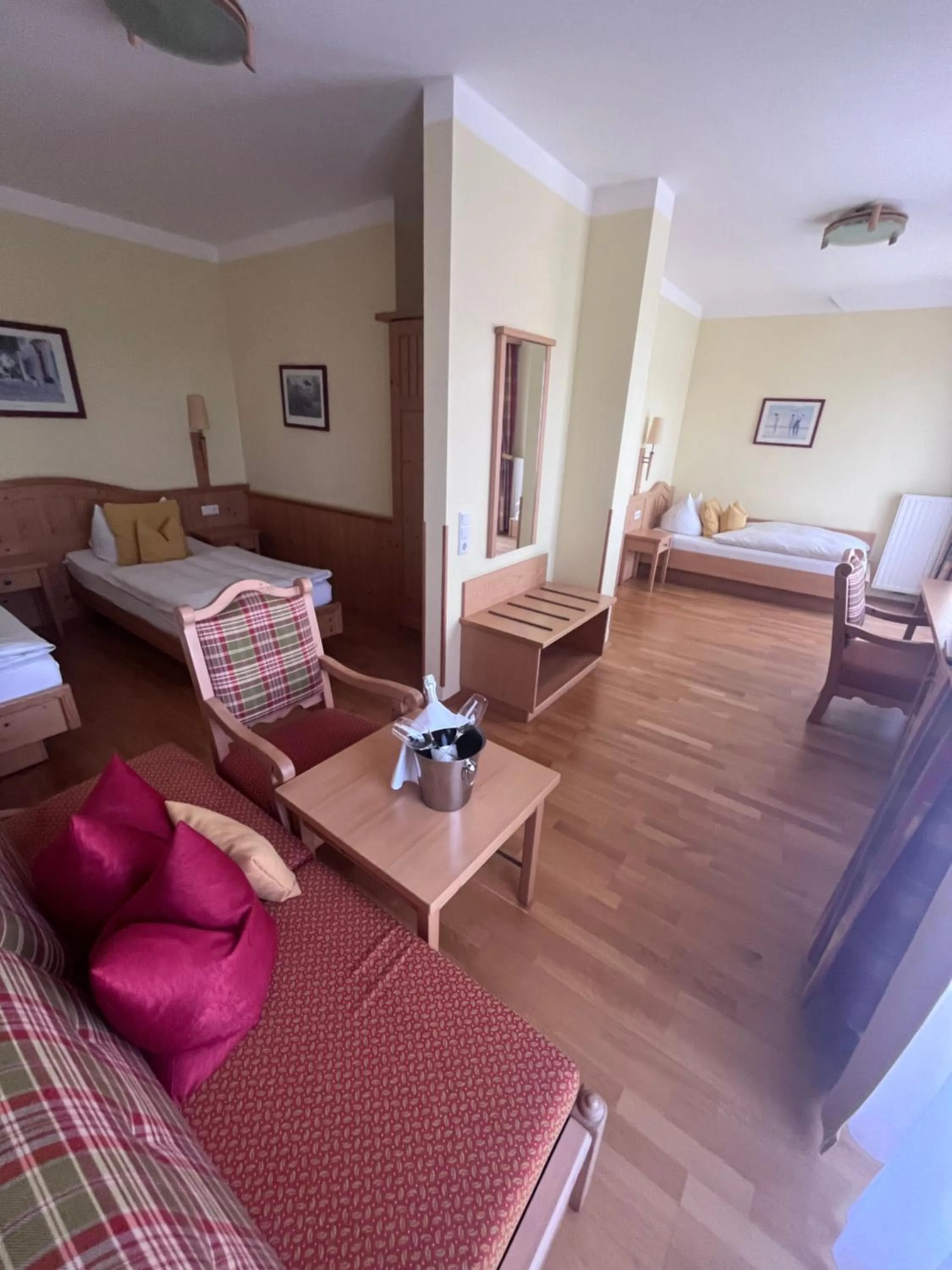 TV and multimedia, Bed in Gasthof Großschedl zum Kramerwirt